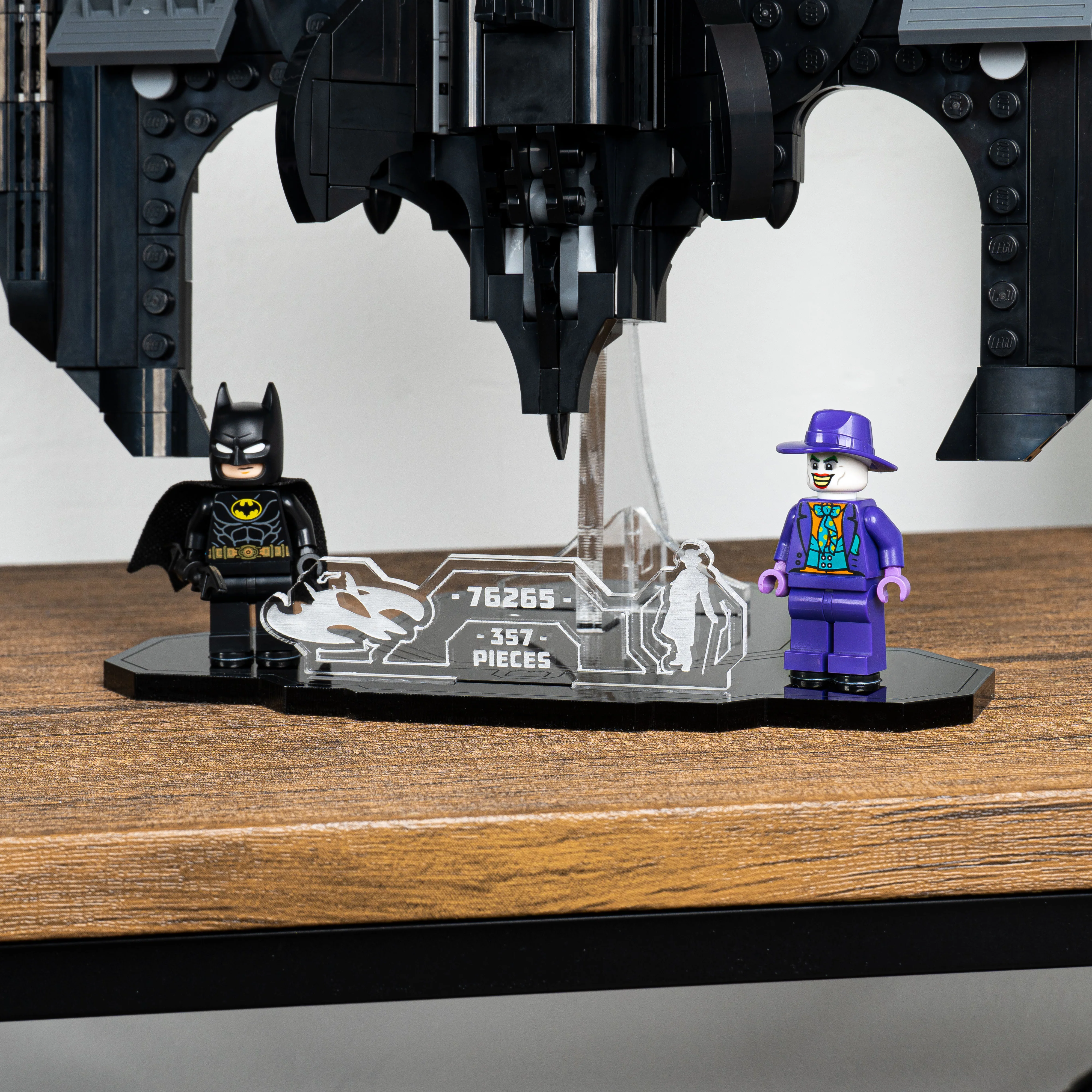 Display Stand for LEGO® Batman: Batwing: Batman™ vs. The Joker™ (76265) - Image 11