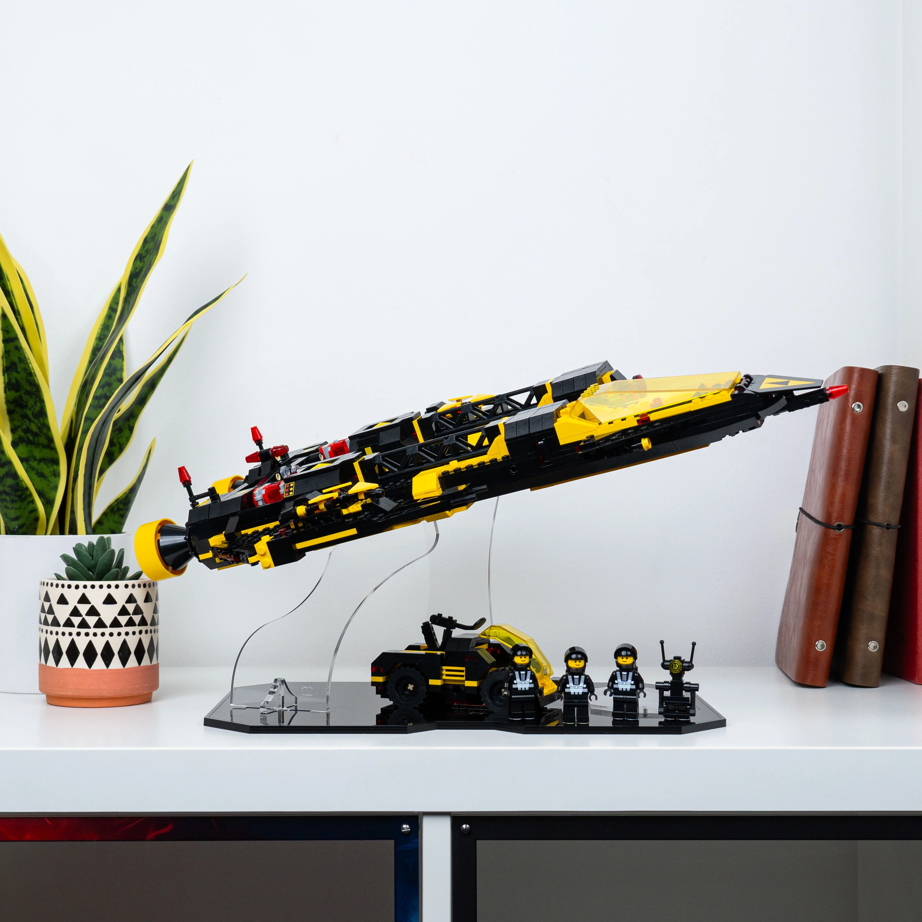 Display Stand for LEGO® Icons: Blacktron Renegade (10355) - Image 5