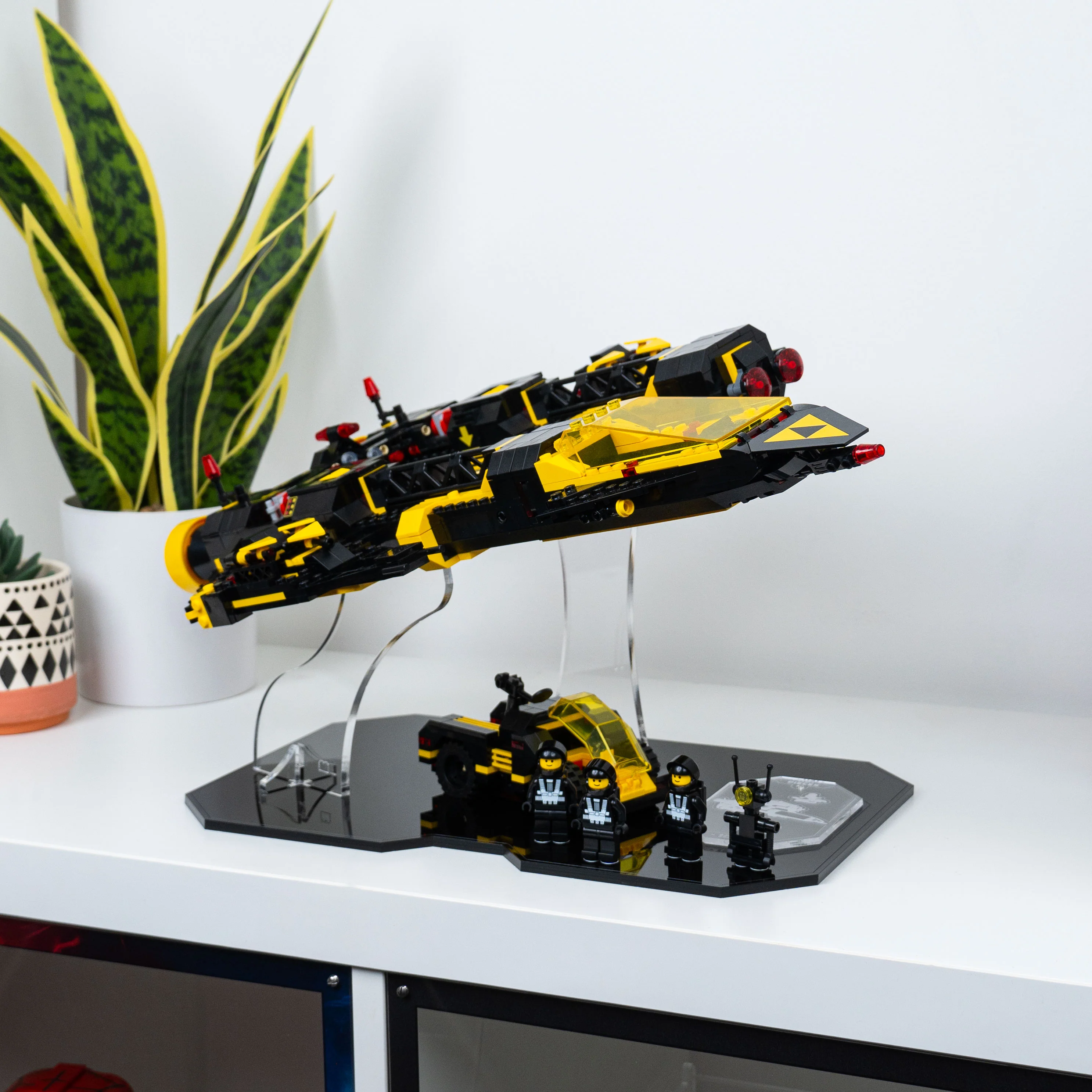 Display Stand for LEGO® Icons: Blacktron Renegade (10355) - Image 6