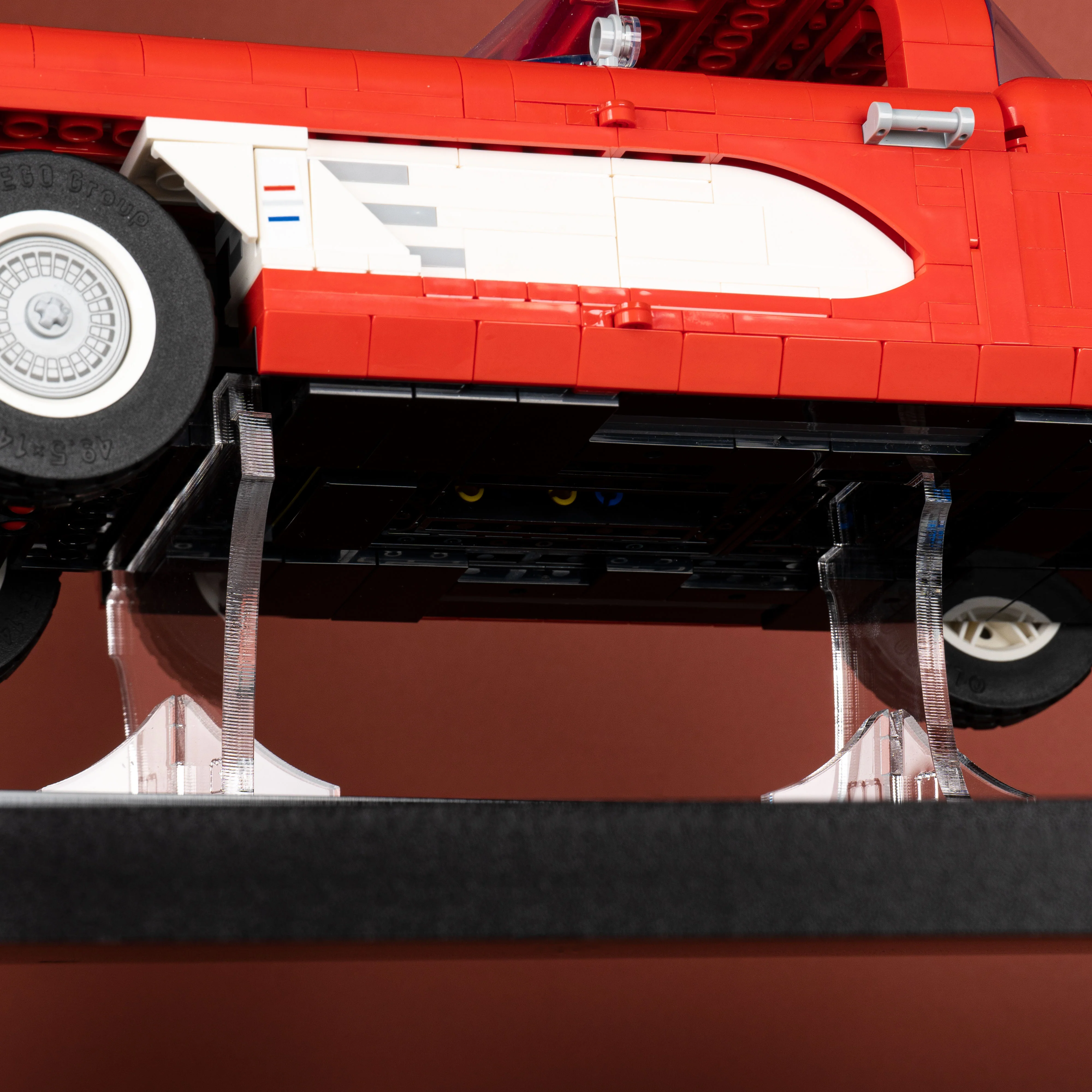 Display Stand for LEGO® Icons Corvette (10321) - Image 12