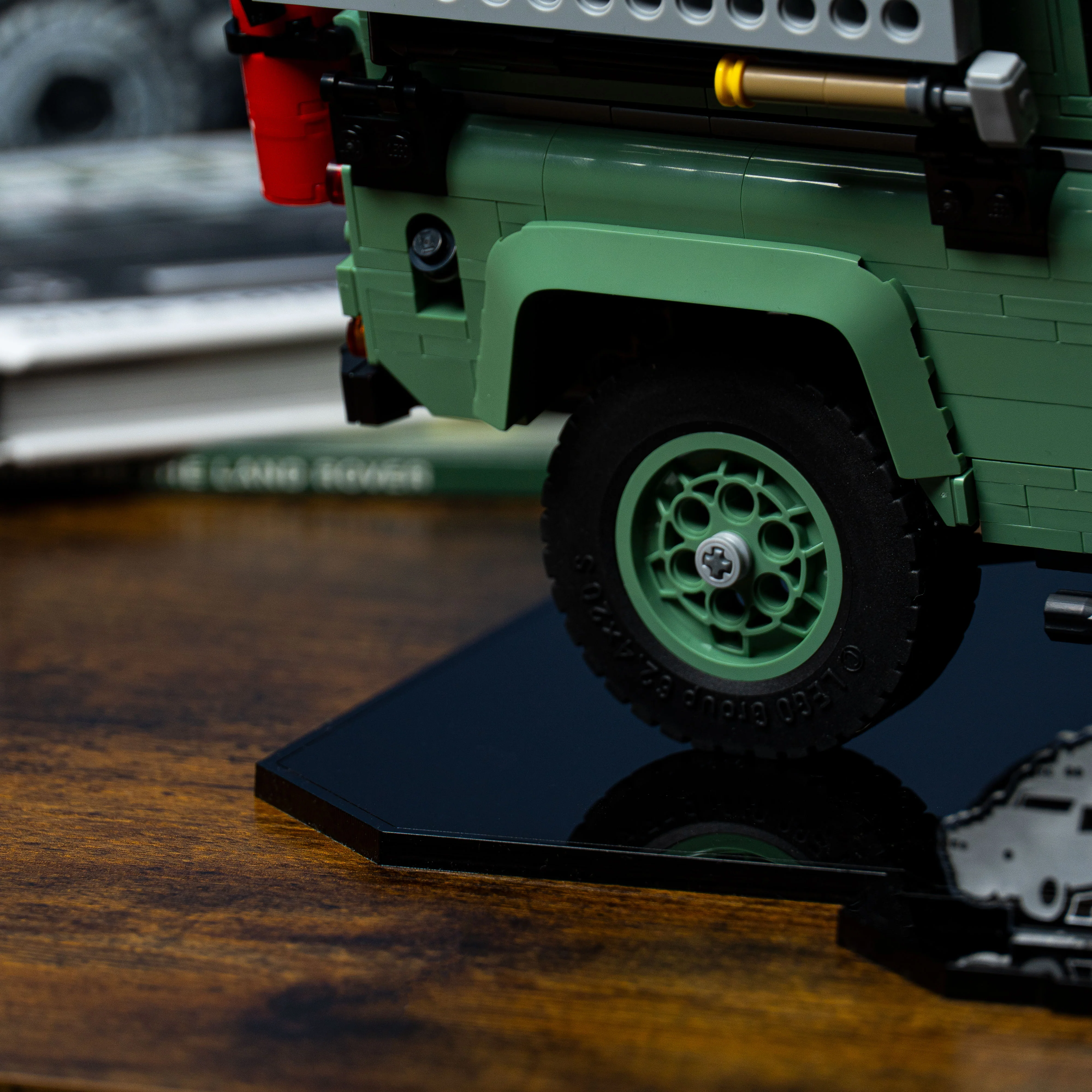 Display Stand for LEGO® Icons: Land Rover Classic Defender 90 (10317) - Image 7
