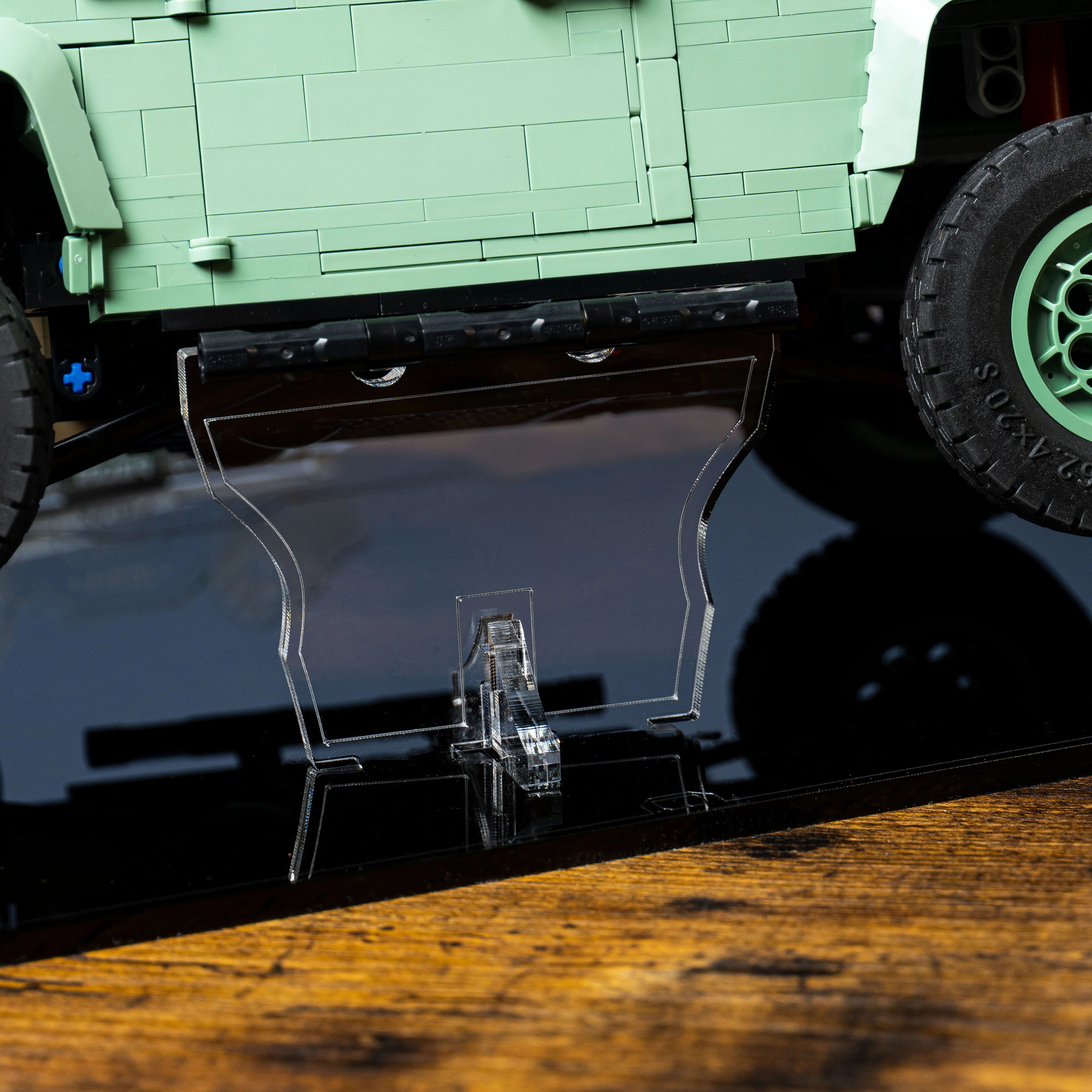 Display Stand for LEGO® Icons: Land Rover Classic Defender 90 (10317) - Image 8