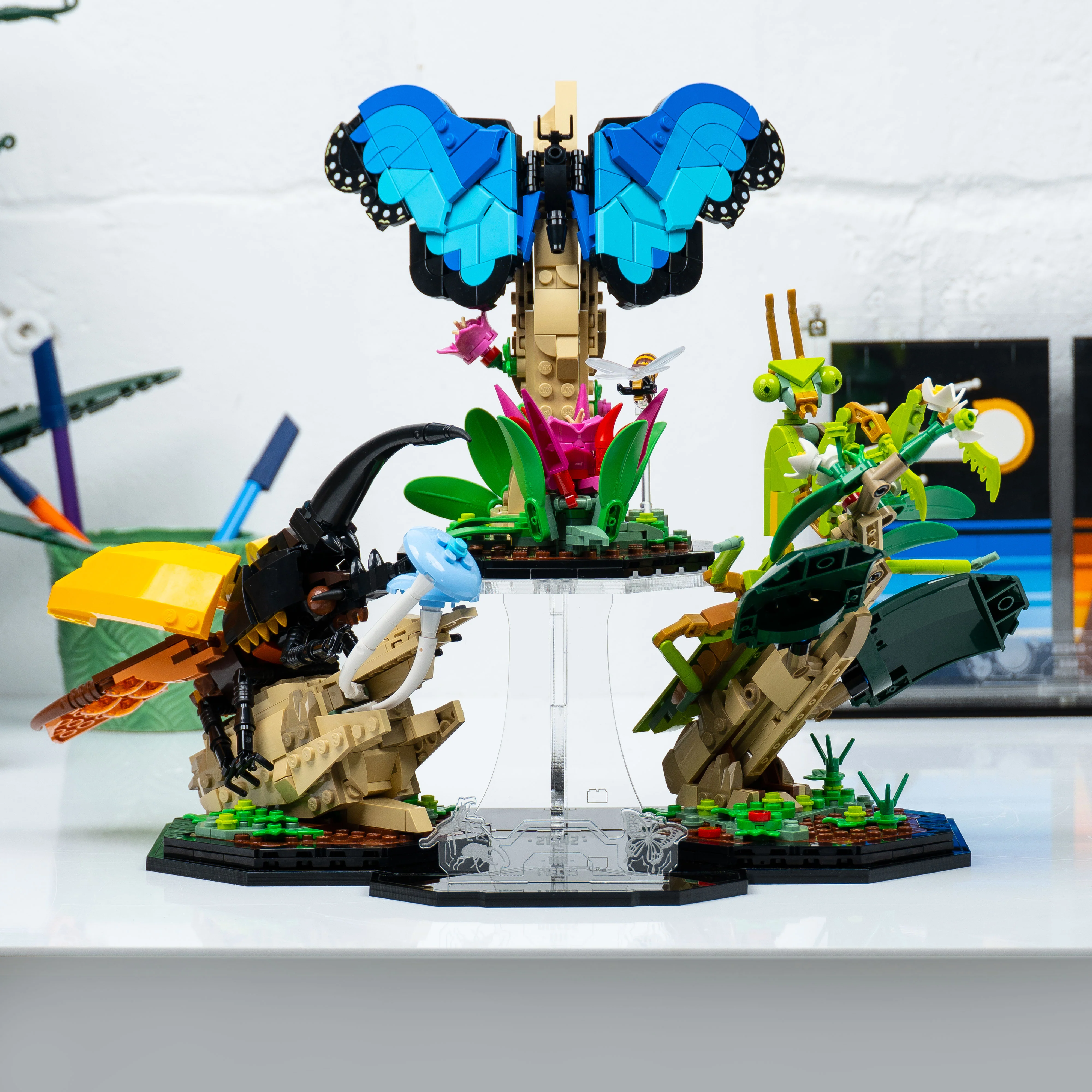 Display Stand for LEGO® Ideas: The Insect Collection (21342) - Image 12