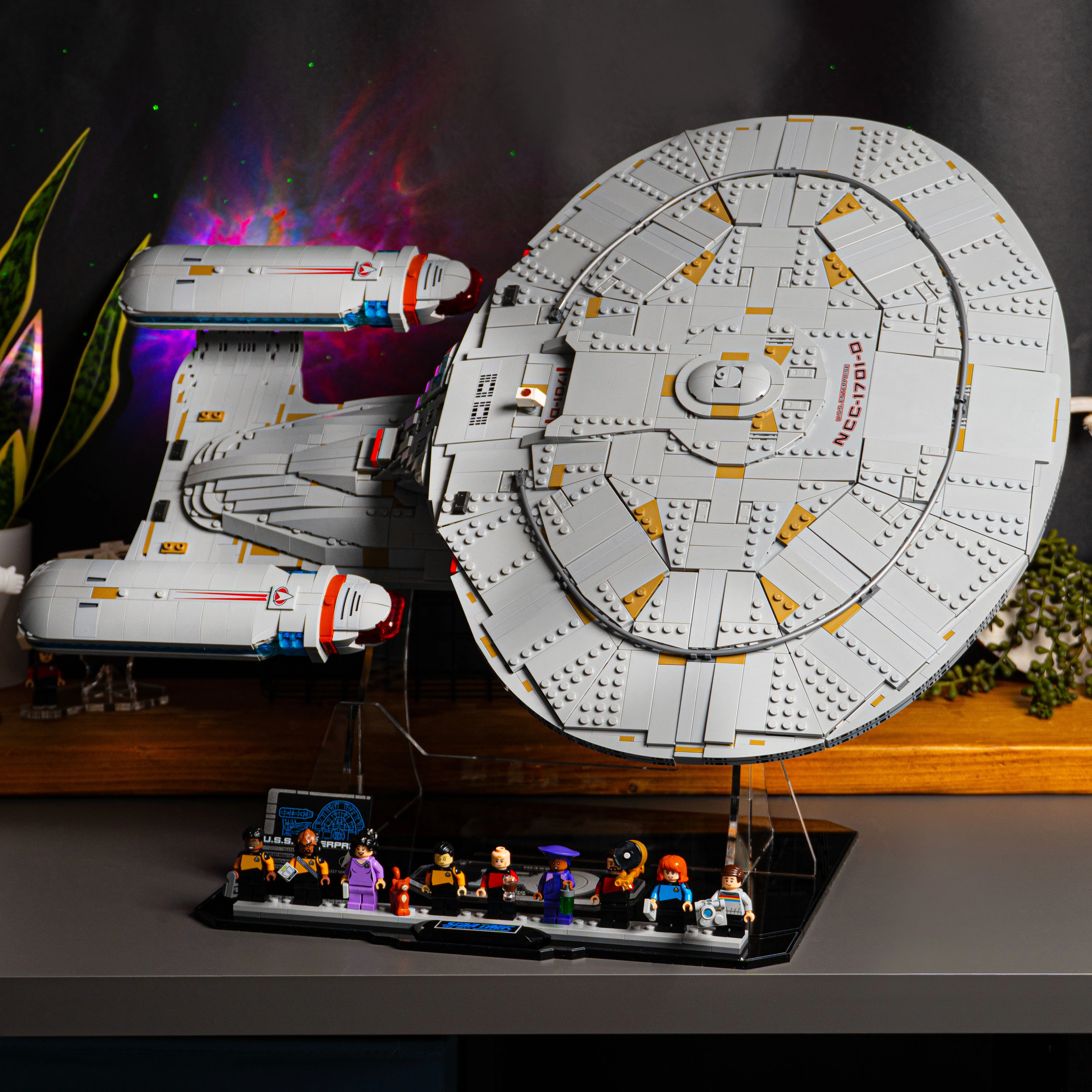 Display Stand for LEGO® Star Trek: U.S.S. Enterprise NCC-1701-D™ (10356) - Image 9
