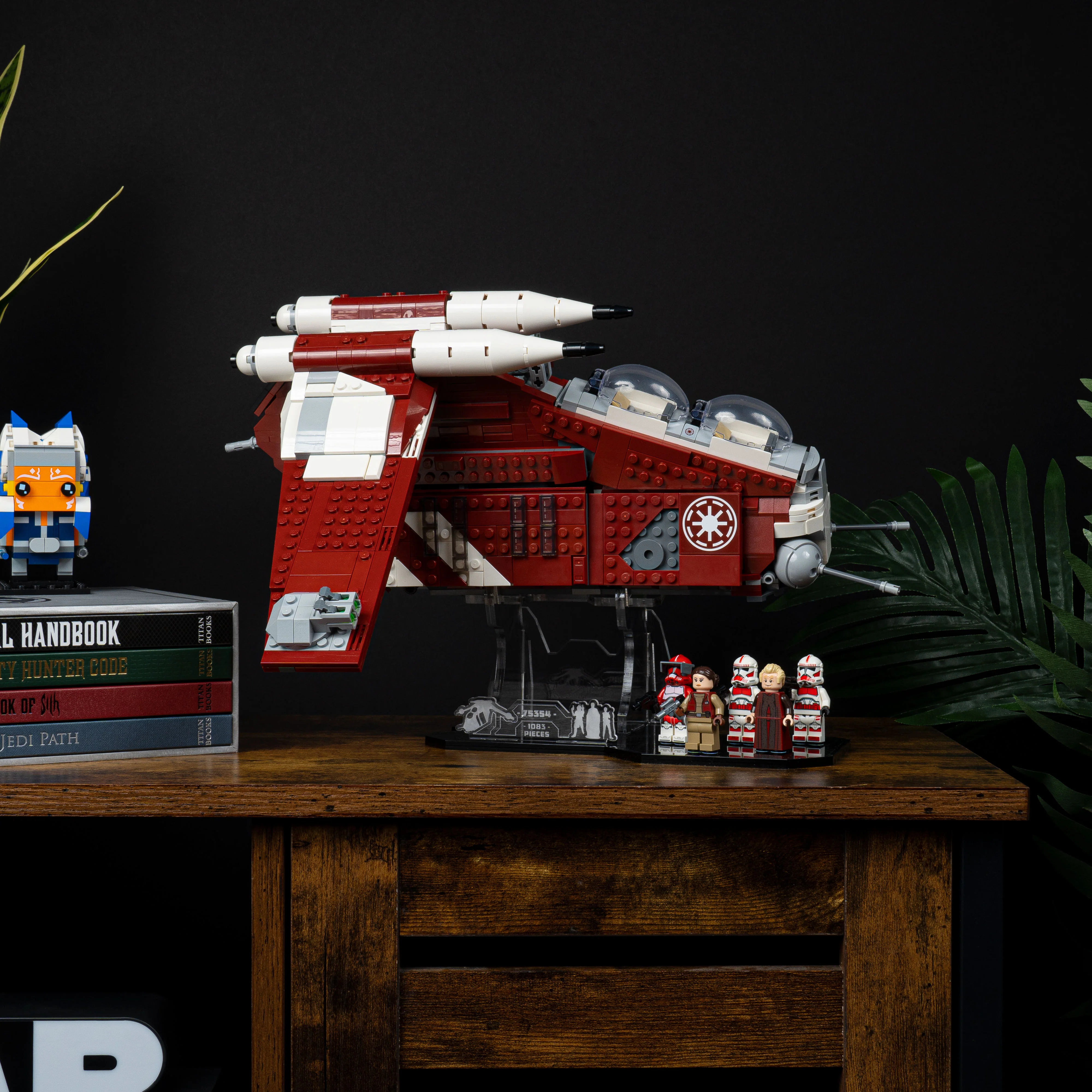Display Stand for LEGO® Star Wars™ Coruscant Guard Gunship™ (75354) - Image 11