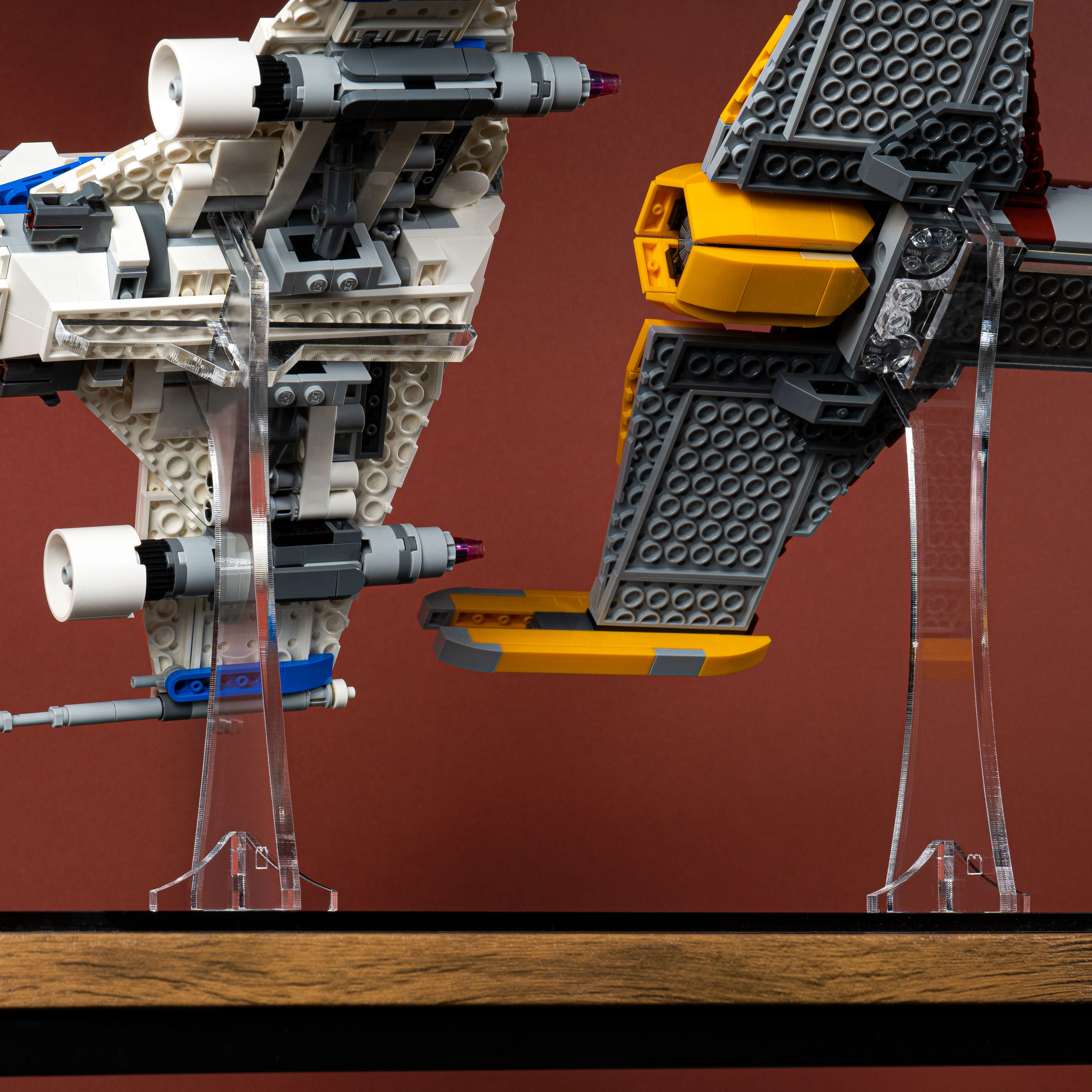 Display Stand for LEGO® Star Wars™ New Republic E-Wing™ vs. Shin Hati’s Starfighter™ (75364) - Image 12