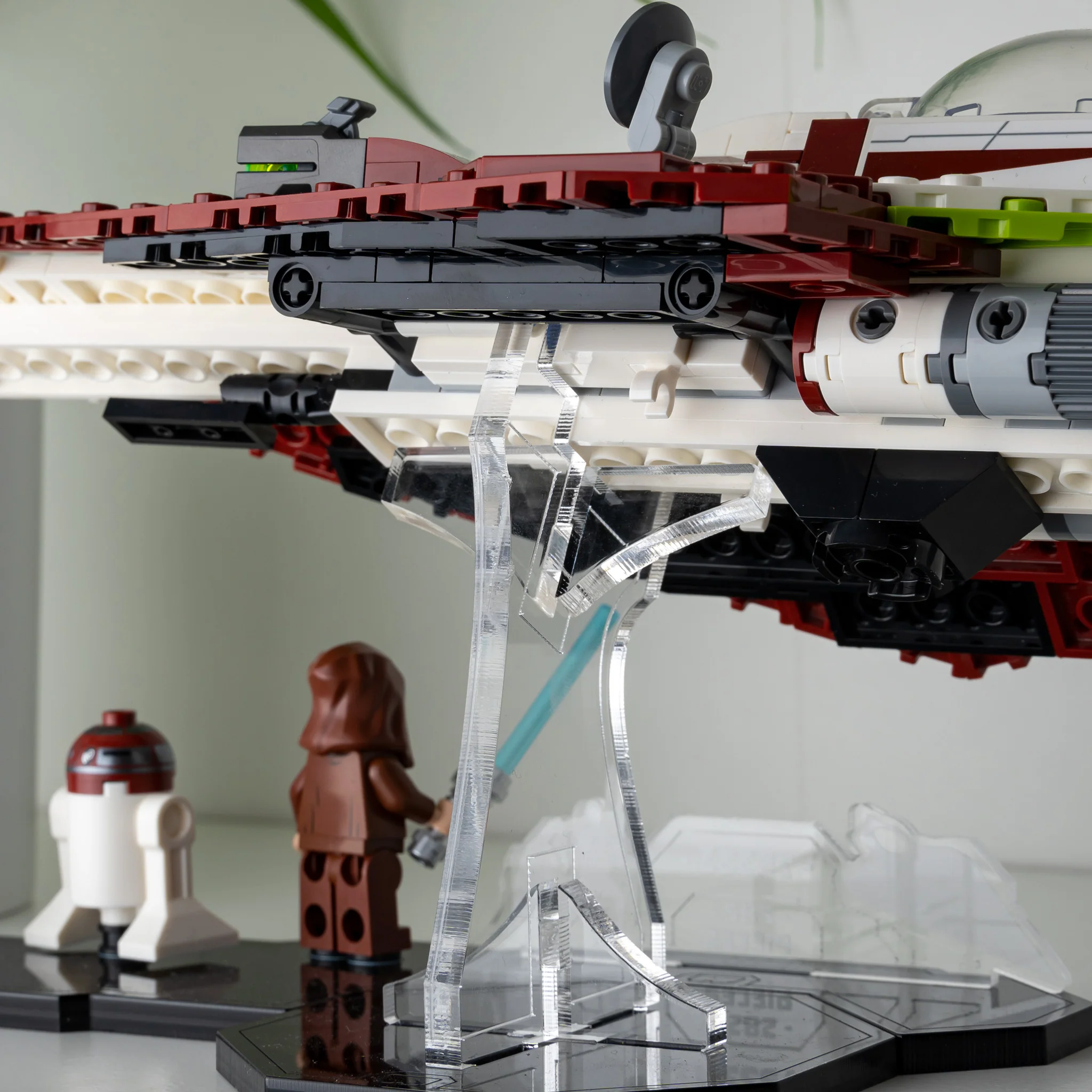 Display Stand for LEGO® Star Wars Obi-Wan Kenobi's Jedi Starfighter (75333) - Image 8