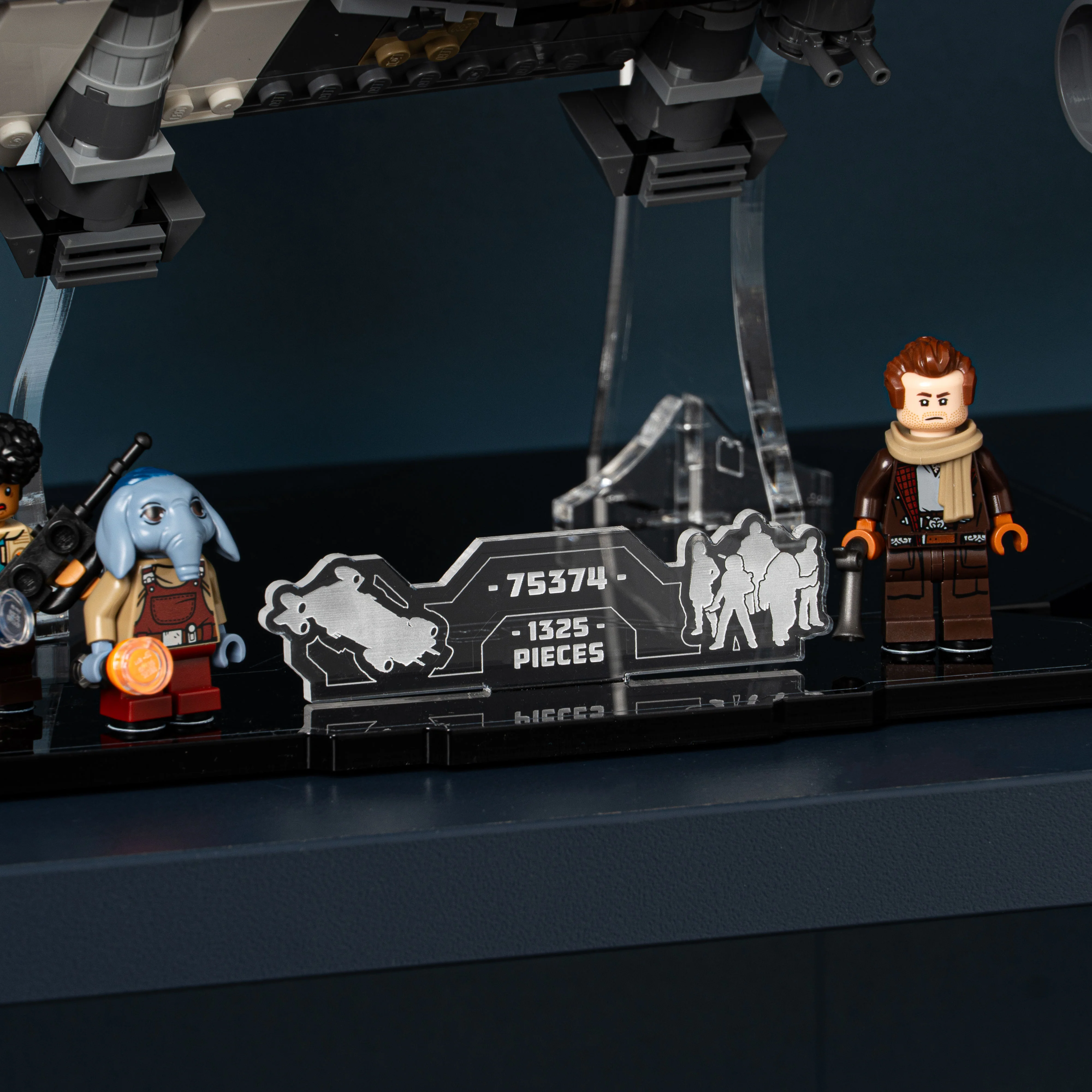 Display Stand for LEGO® Star Wars: The Onyx Cinder (75374) - Image 11