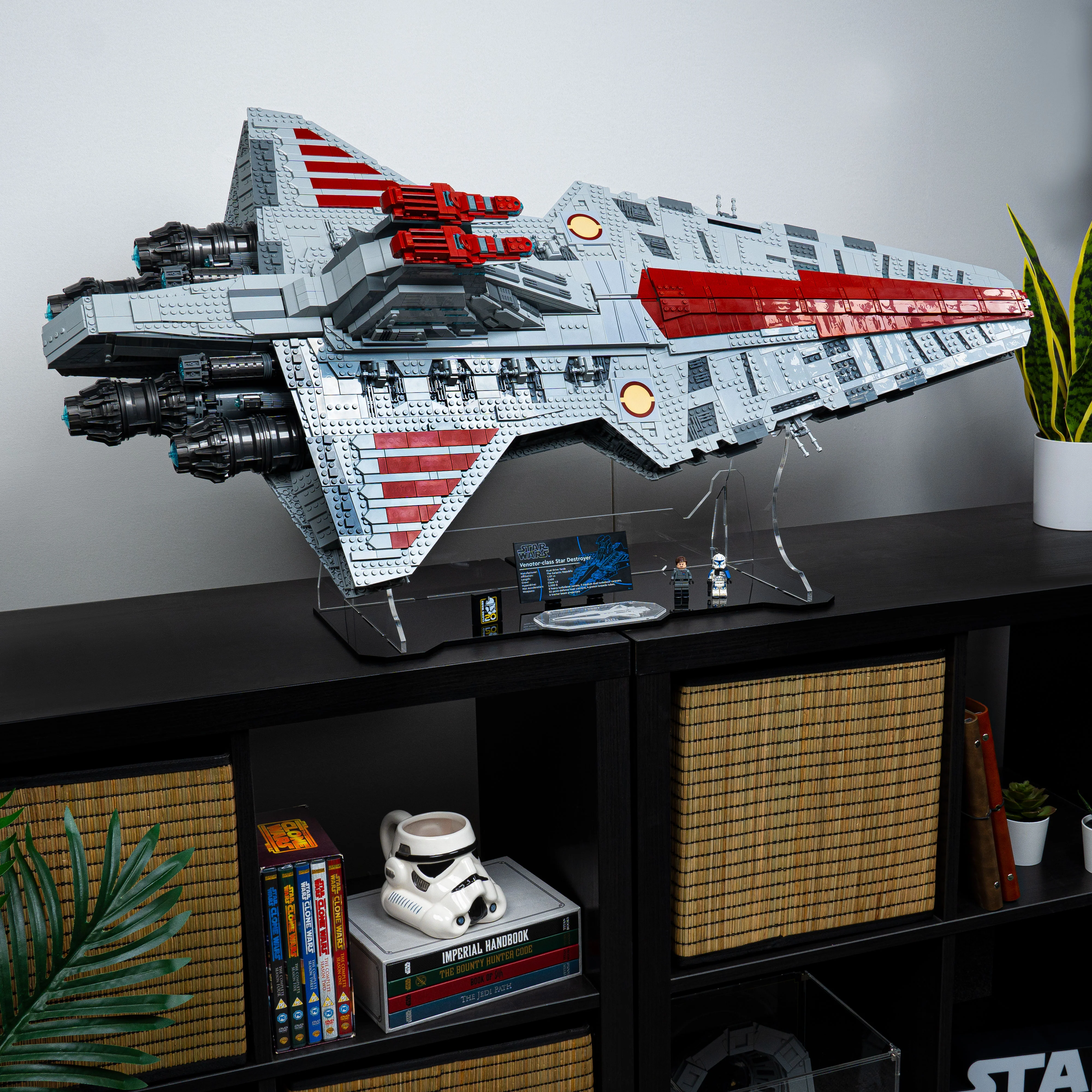 Display Stand for LEGO® Star Wars™ Venator-Class Republic Attack Cruiser (75367) - Image 16