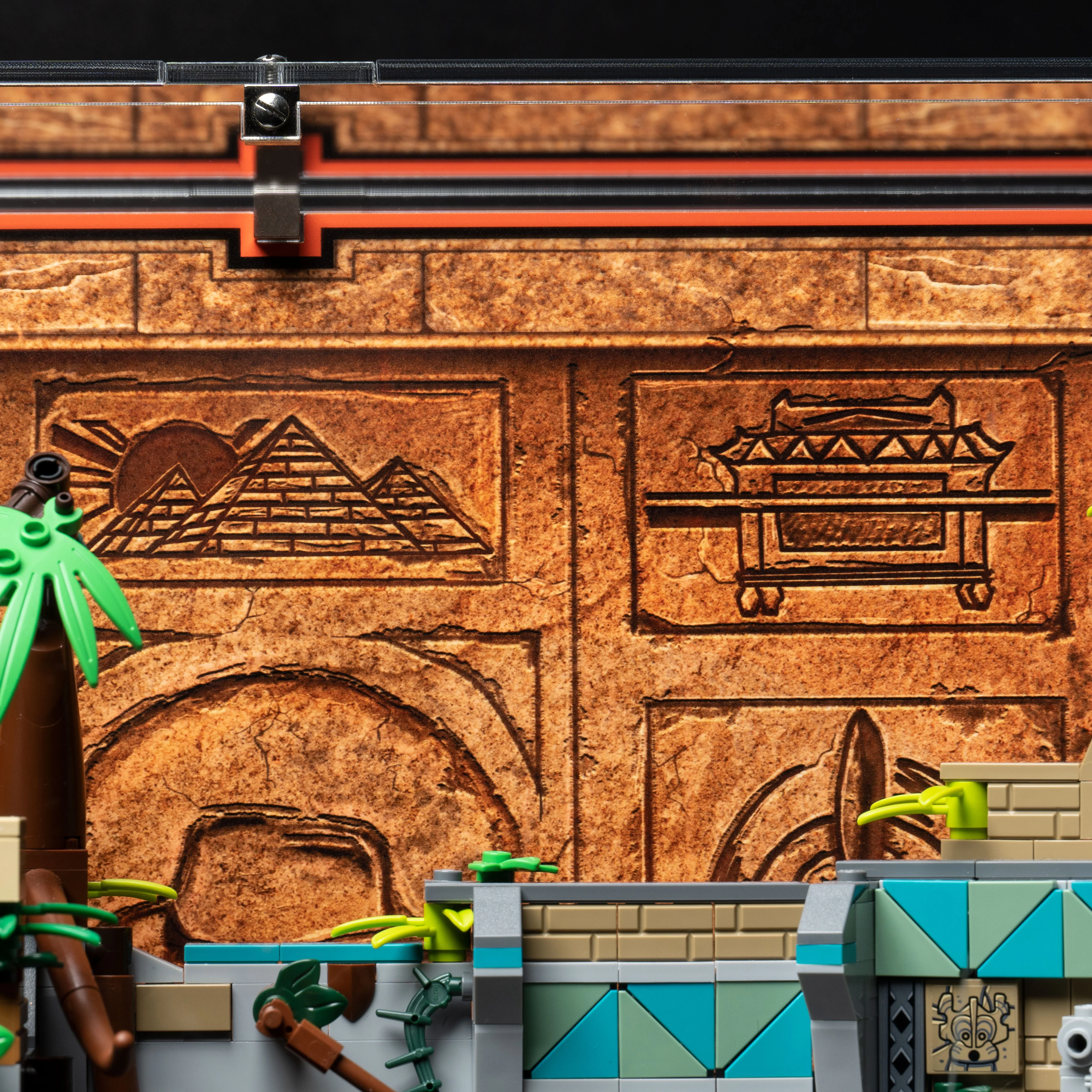 Limited Edition Display Case for LEGO® Indiana Jones™ Temple of the Golden Idol (77015) - Image 14