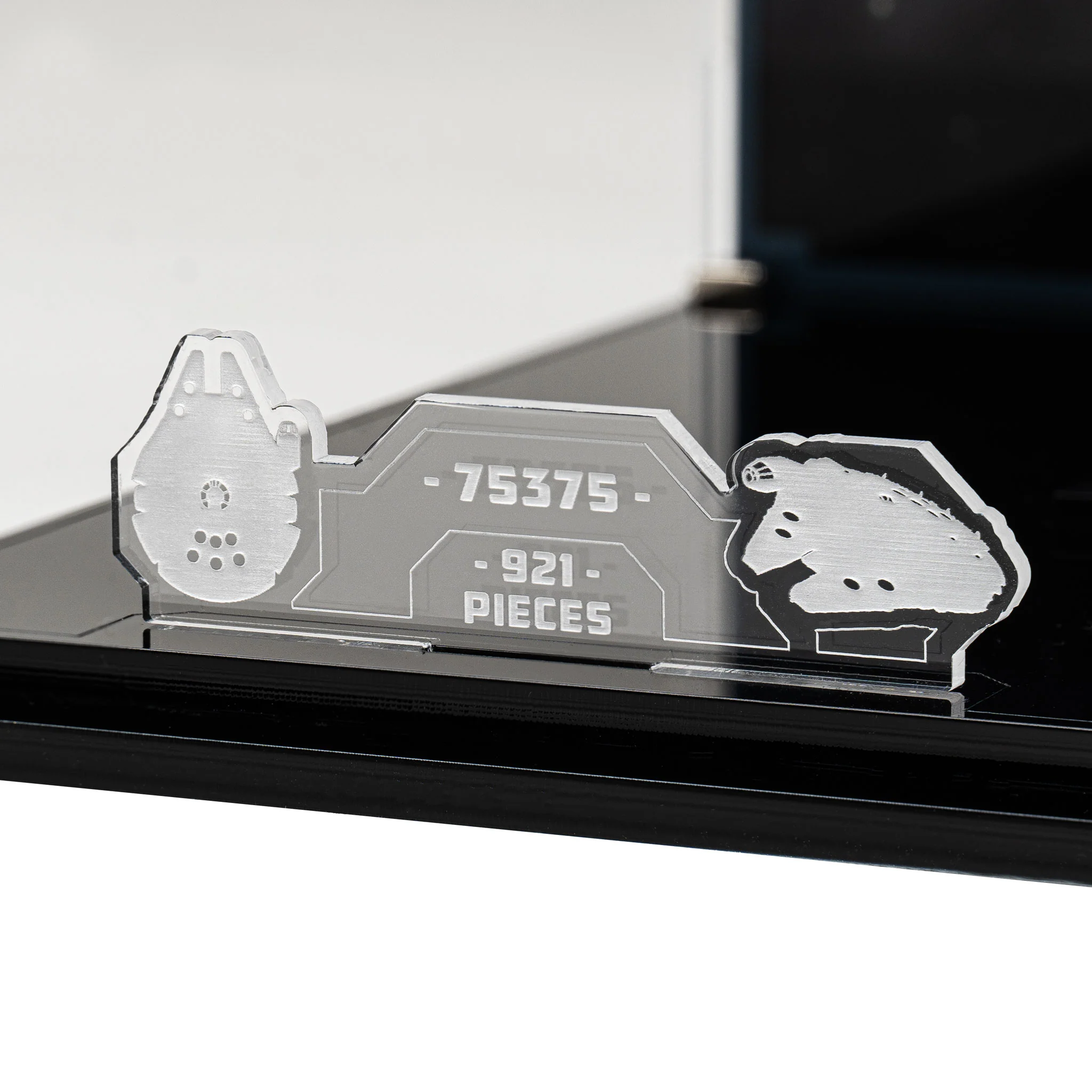 Horizontal & Angled Display Cases for LEGO® Star Wars™ Midi Scale Millennium Falcon™ (75375) - Image 17