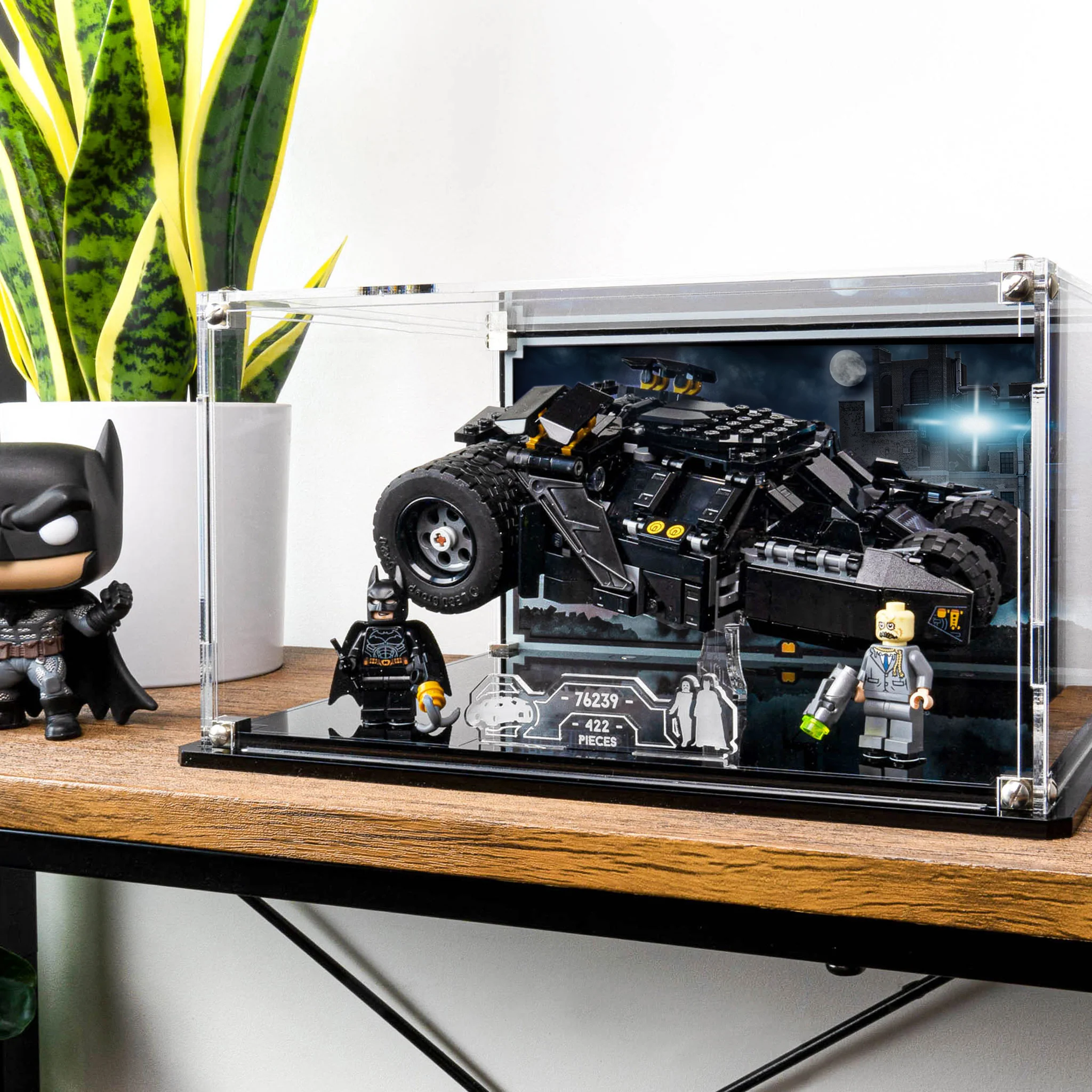 Display Case for LEGO® DC Batman™ Batmobile™ Tumbler: Scarecrow™ Showdown (76239) - Image 4