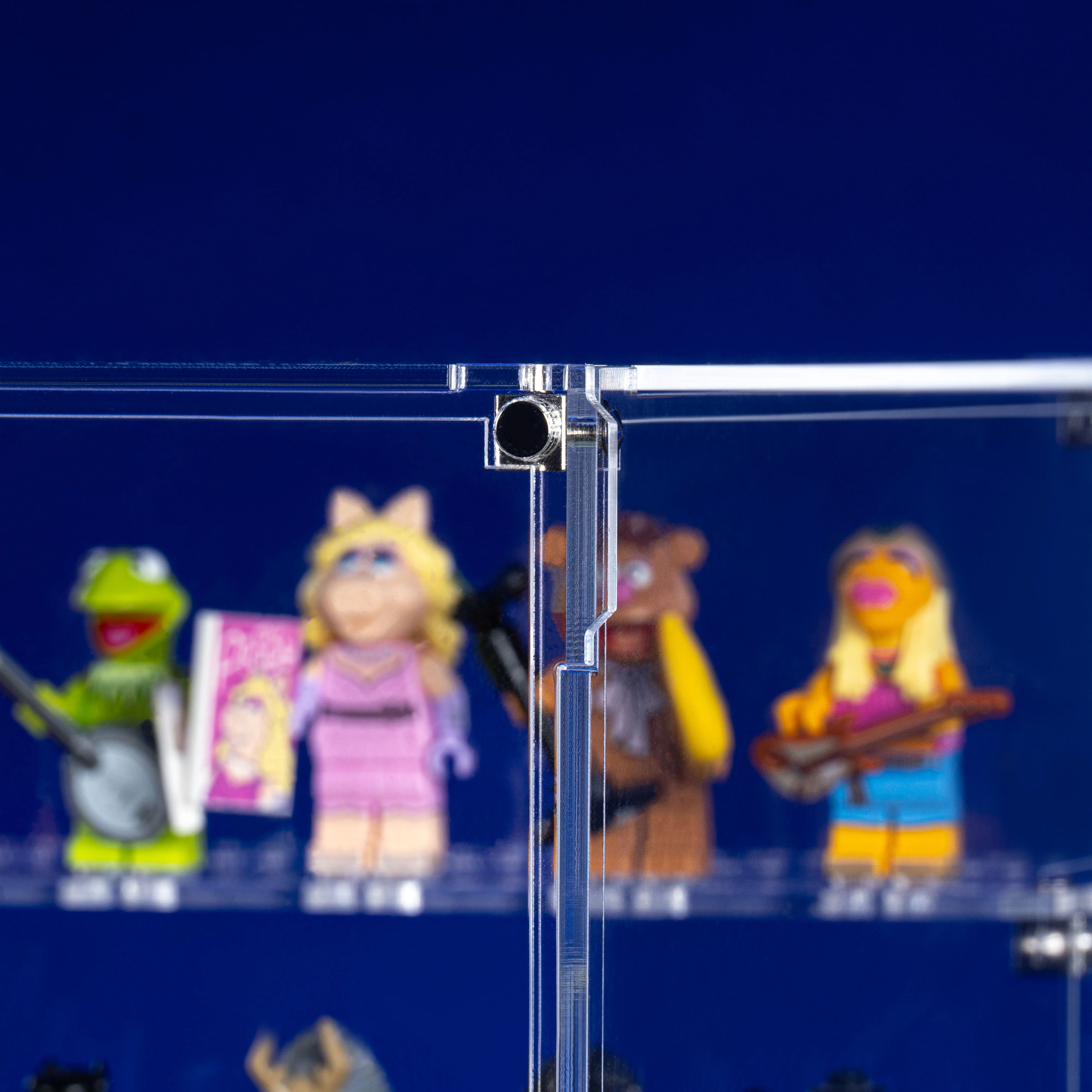 Limited Edition Display Case for 300 LEGO® Minifigures - Image 5