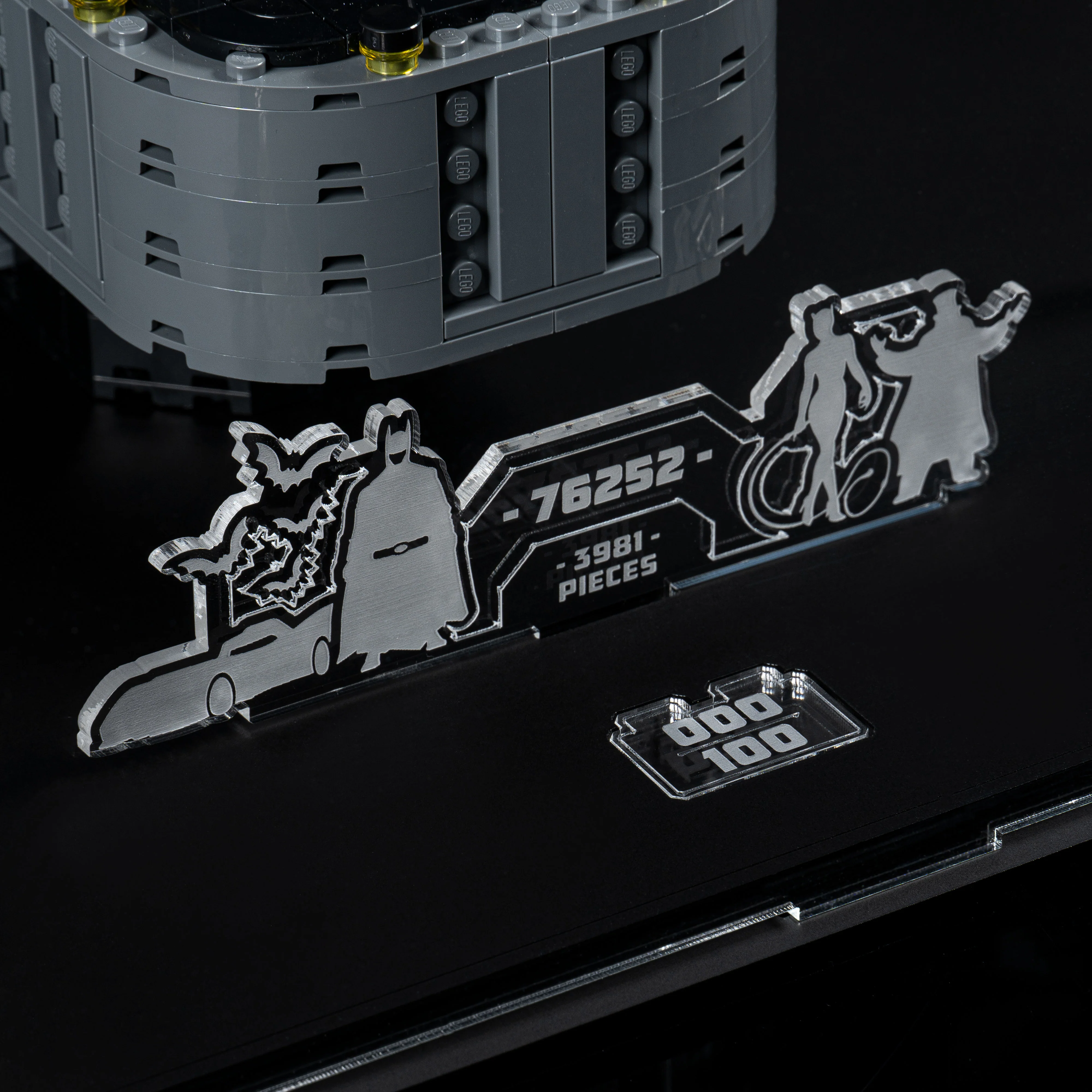 Limited Edition Display Case for LEGO® Batcave™ Shadow Box (76252) - Image 14