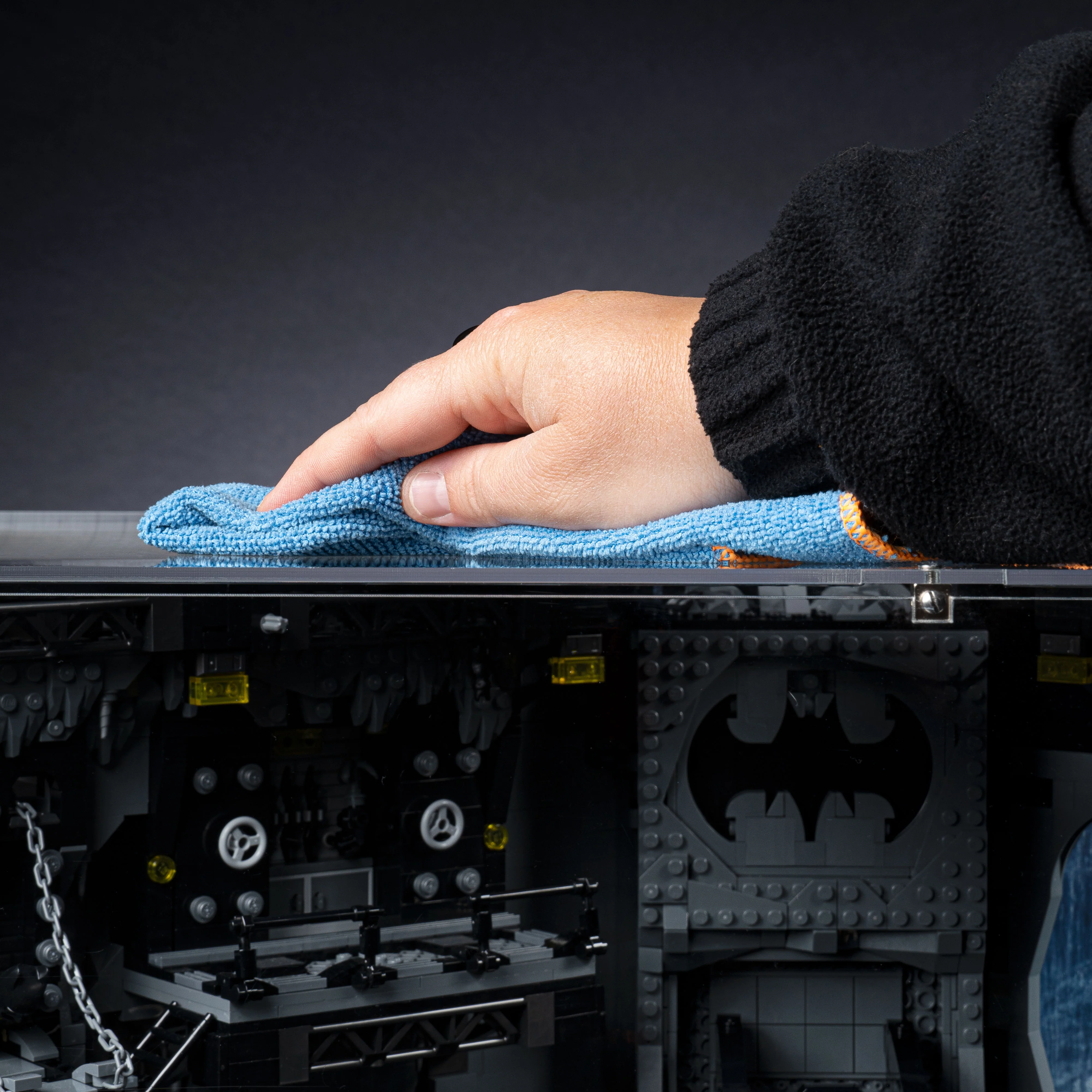 Limited Edition Display Case for LEGO® Batcave™ Shadow Box (76252) - Image 19