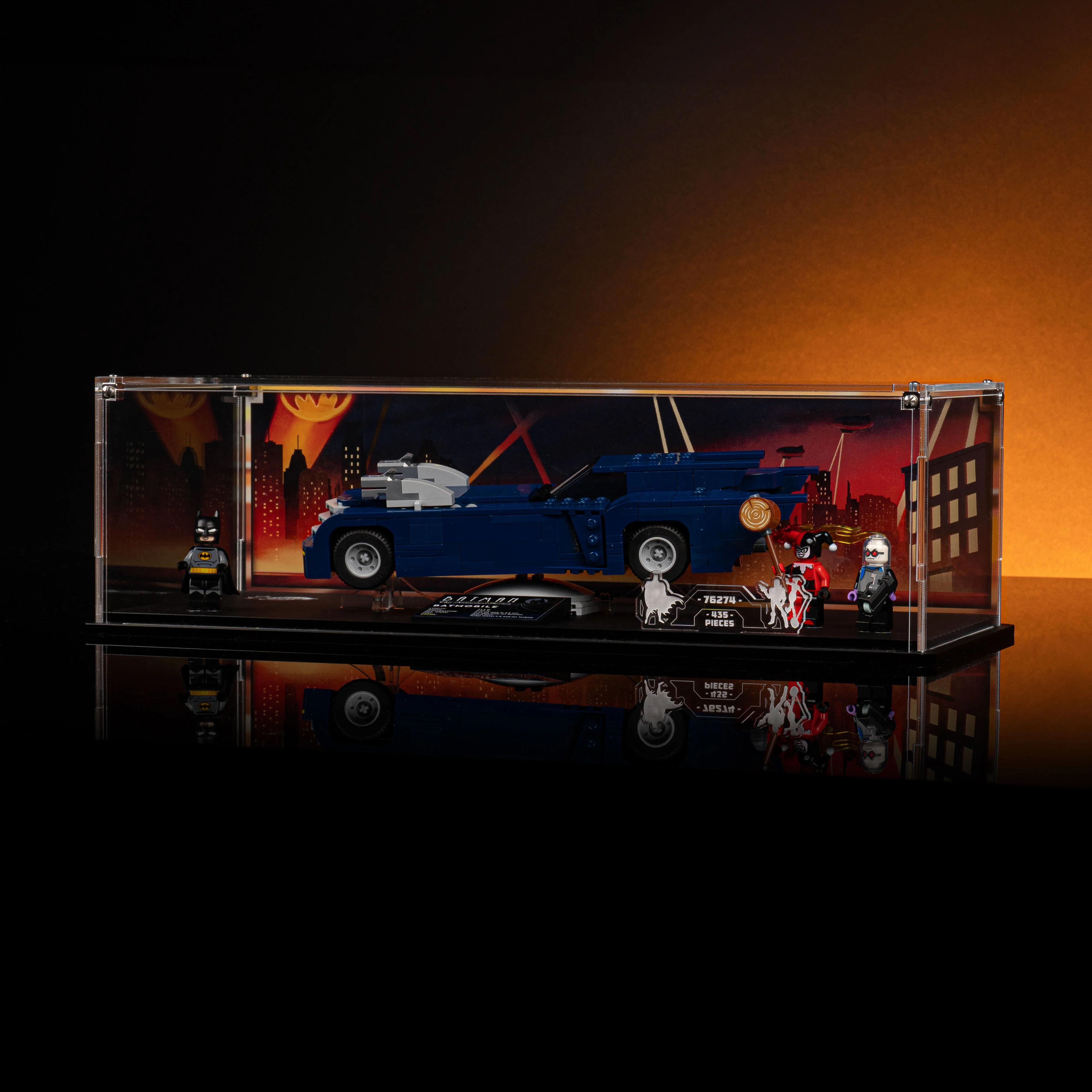 Limited Edition Display Case for LEGO Batman: Batman™ with the Batmobile™ vs. Harley Quinn™ and Mr. Freeze™ (76274) - Image 4