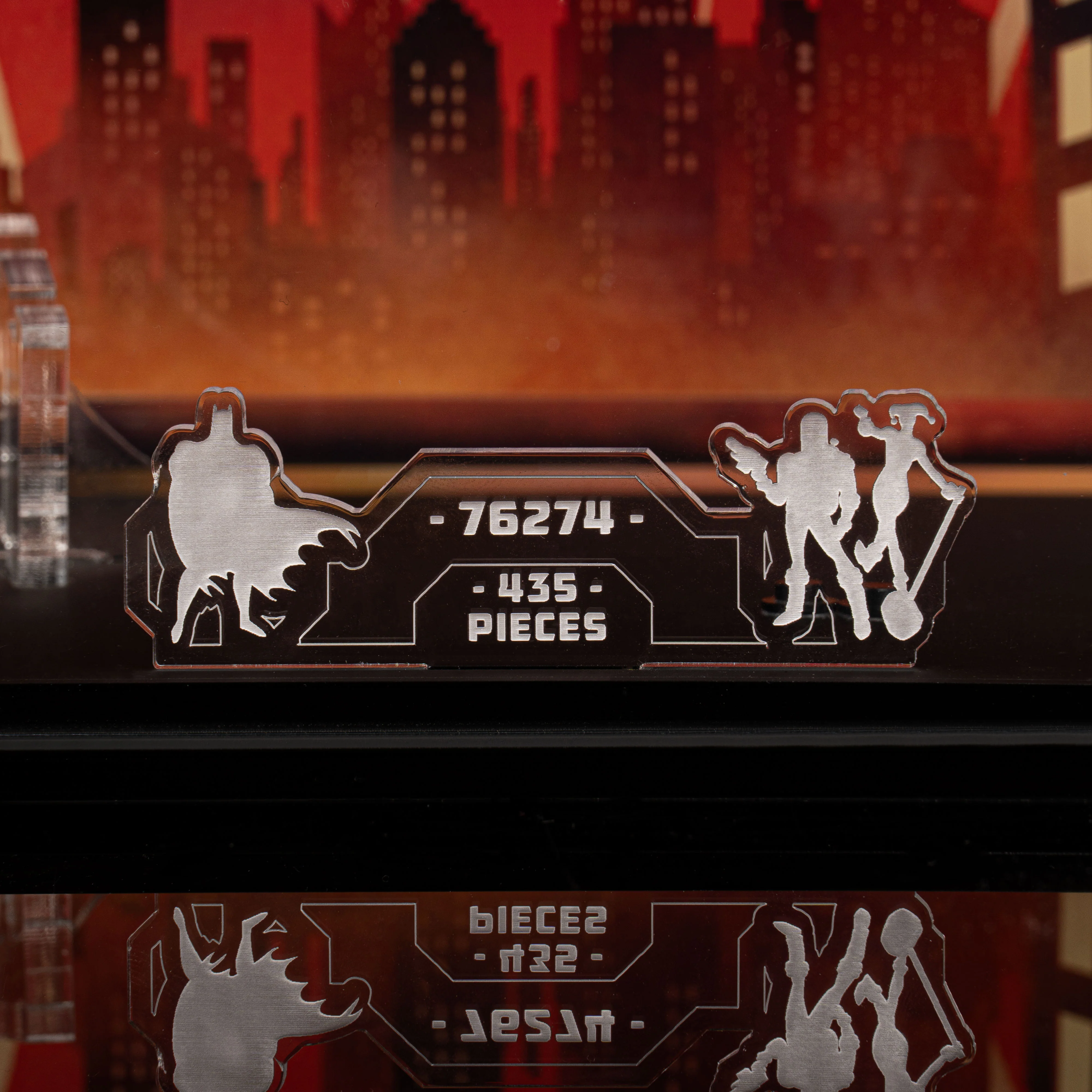 Limited Edition Display Case for LEGO Batman: Batman™ with the Batmobile™ vs. Harley Quinn™ and Mr. Freeze™ (76274) - Image 6