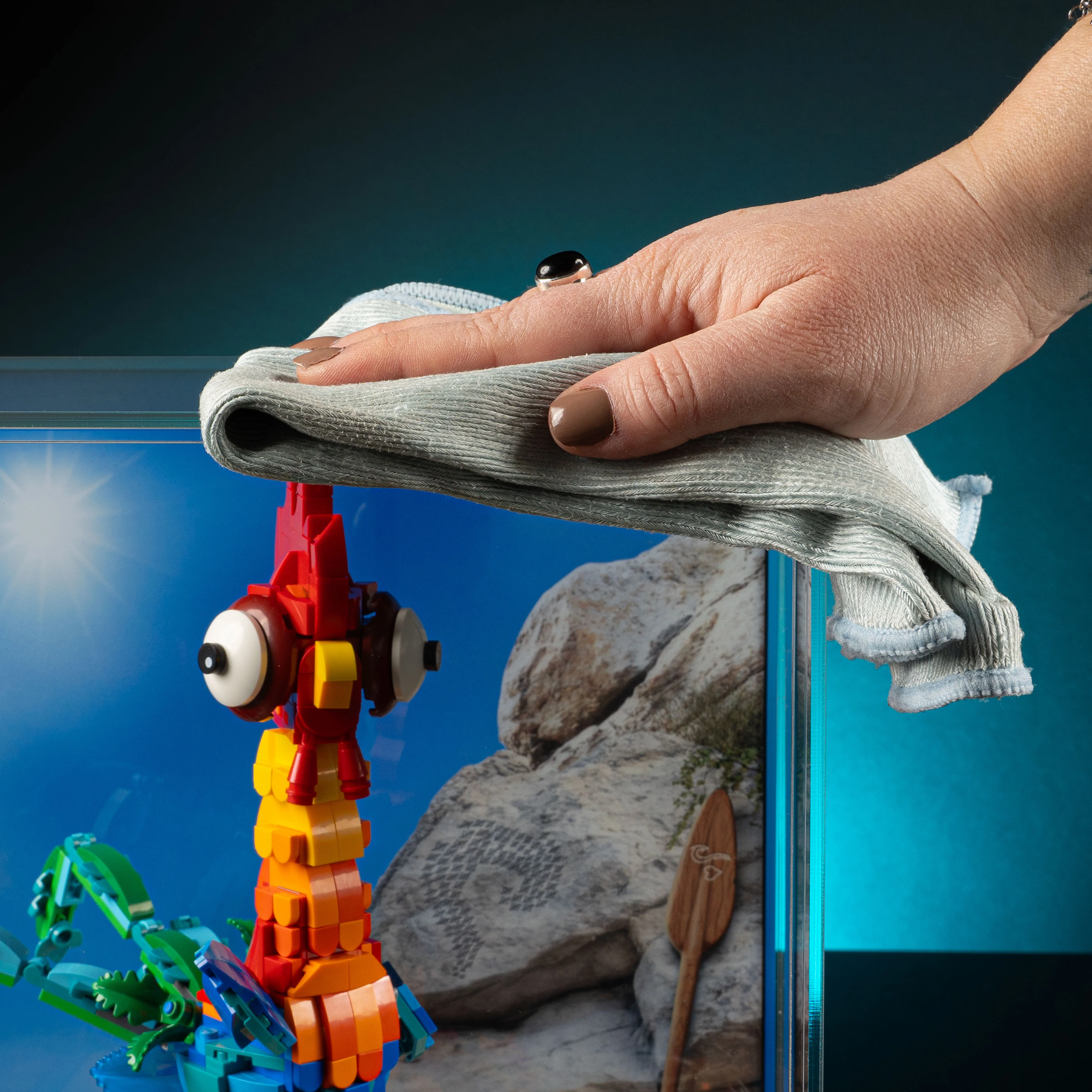 Limited Edition Display Case for LEGO® Disney Heihei (43272) - Image 7