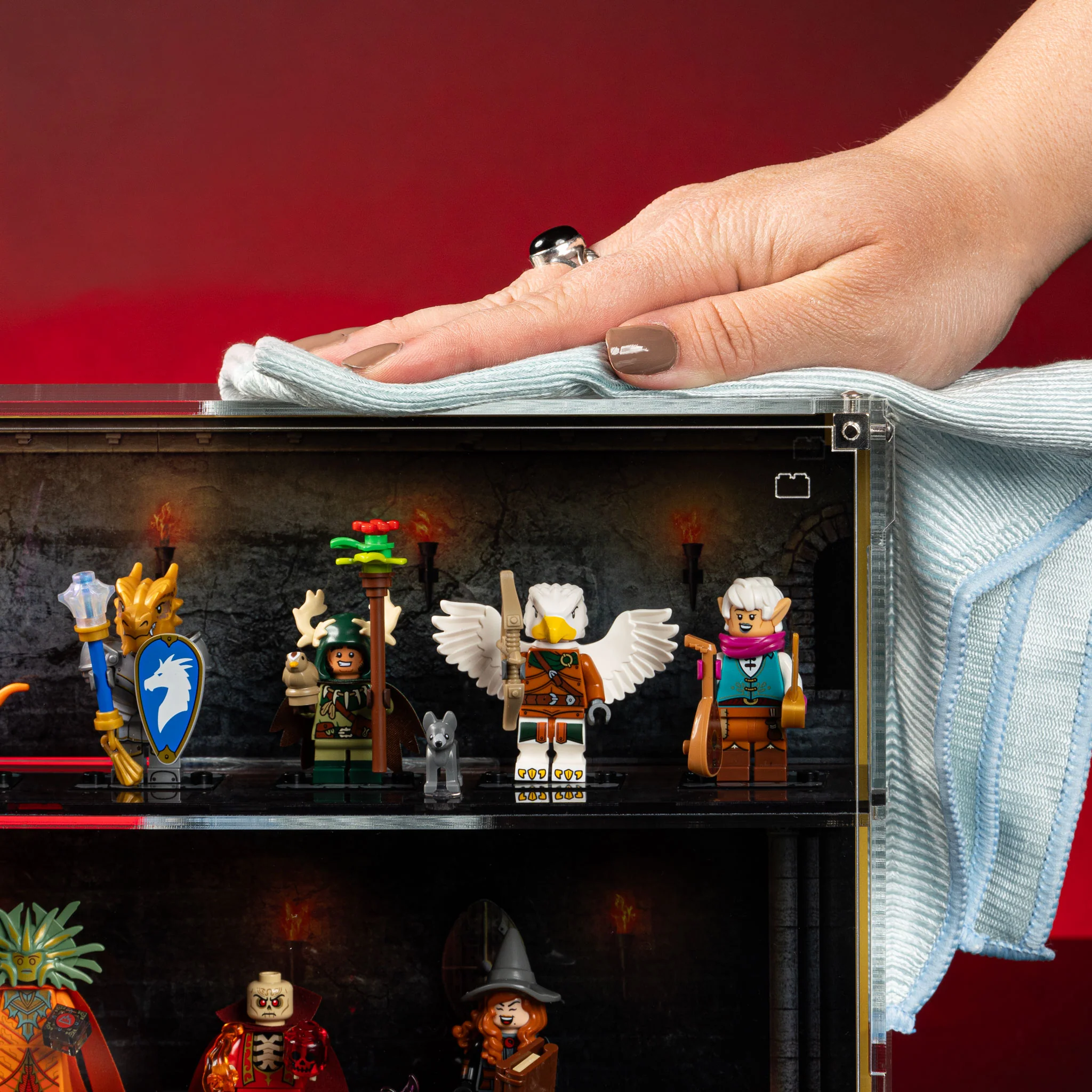 Limited Edition Display Case for LEGO® Dungeons & Dragons® Minifigures Series (71047) - Image 9