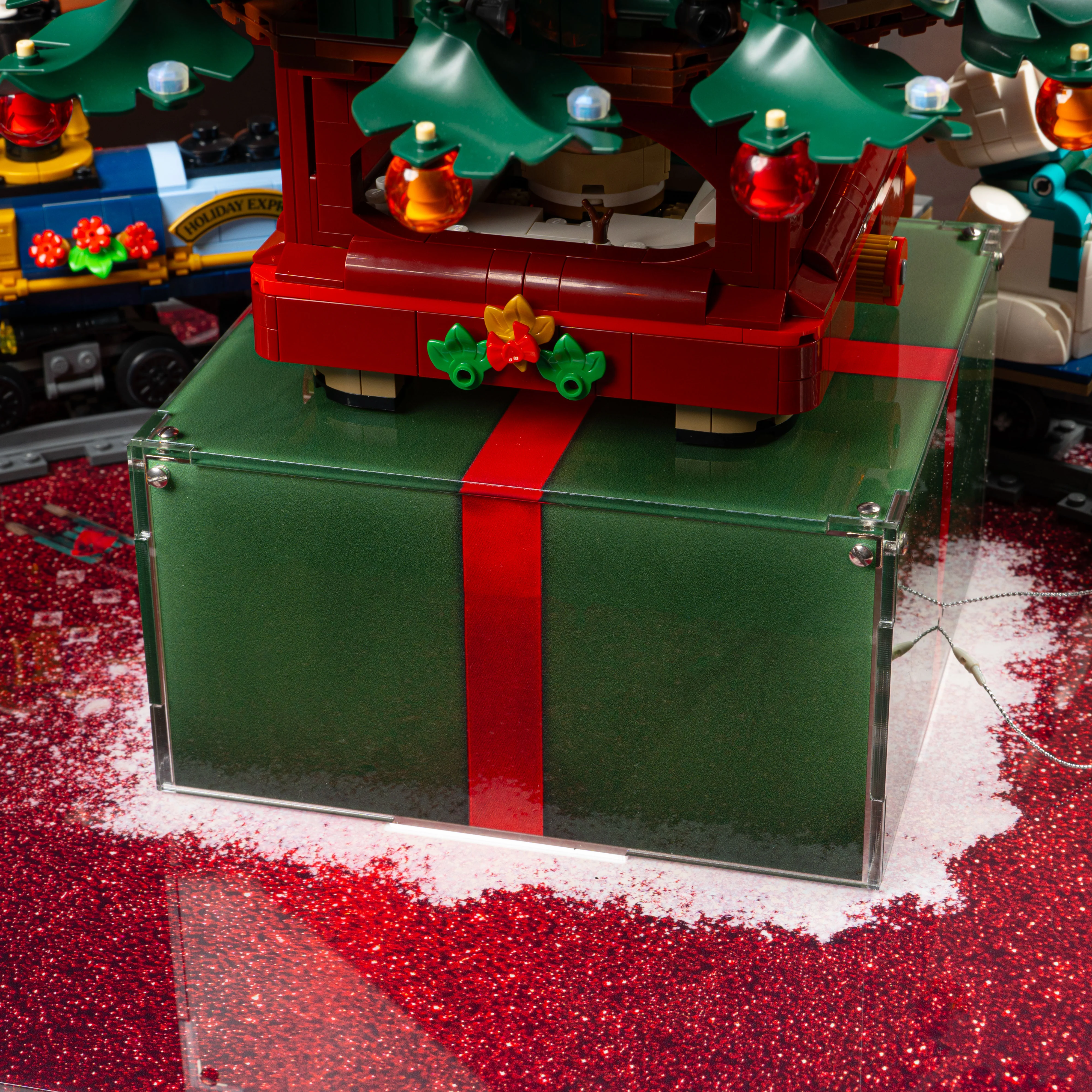 Limited Edition Display Case for LEGO® Family Christmas Tree Decoration (41843) & Holiday Express Train (10361) - Image 19