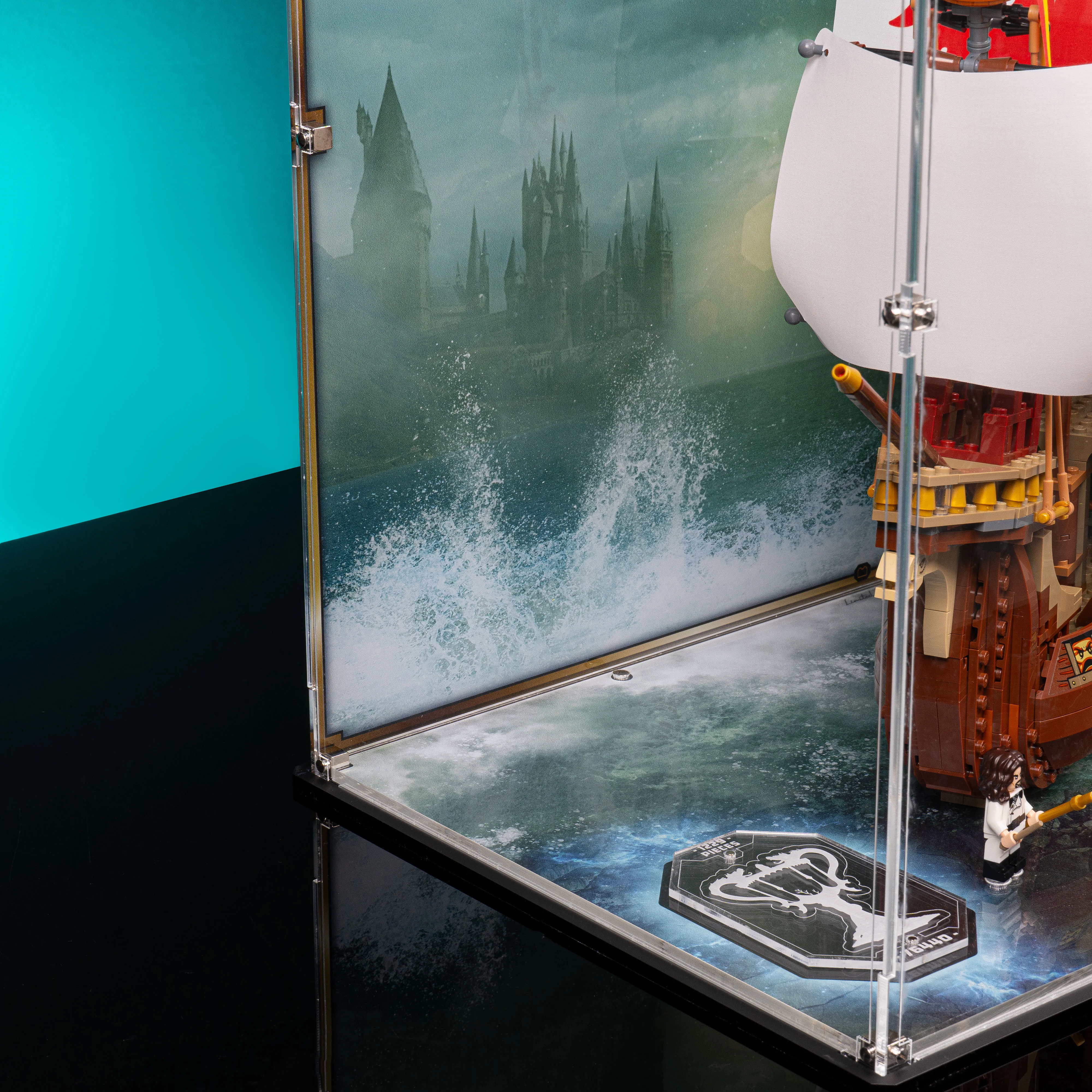 Limited Edition Display Case for LEGO® Harry Potter Triwizard Tournament: The Arrival (76440) - Image 7
