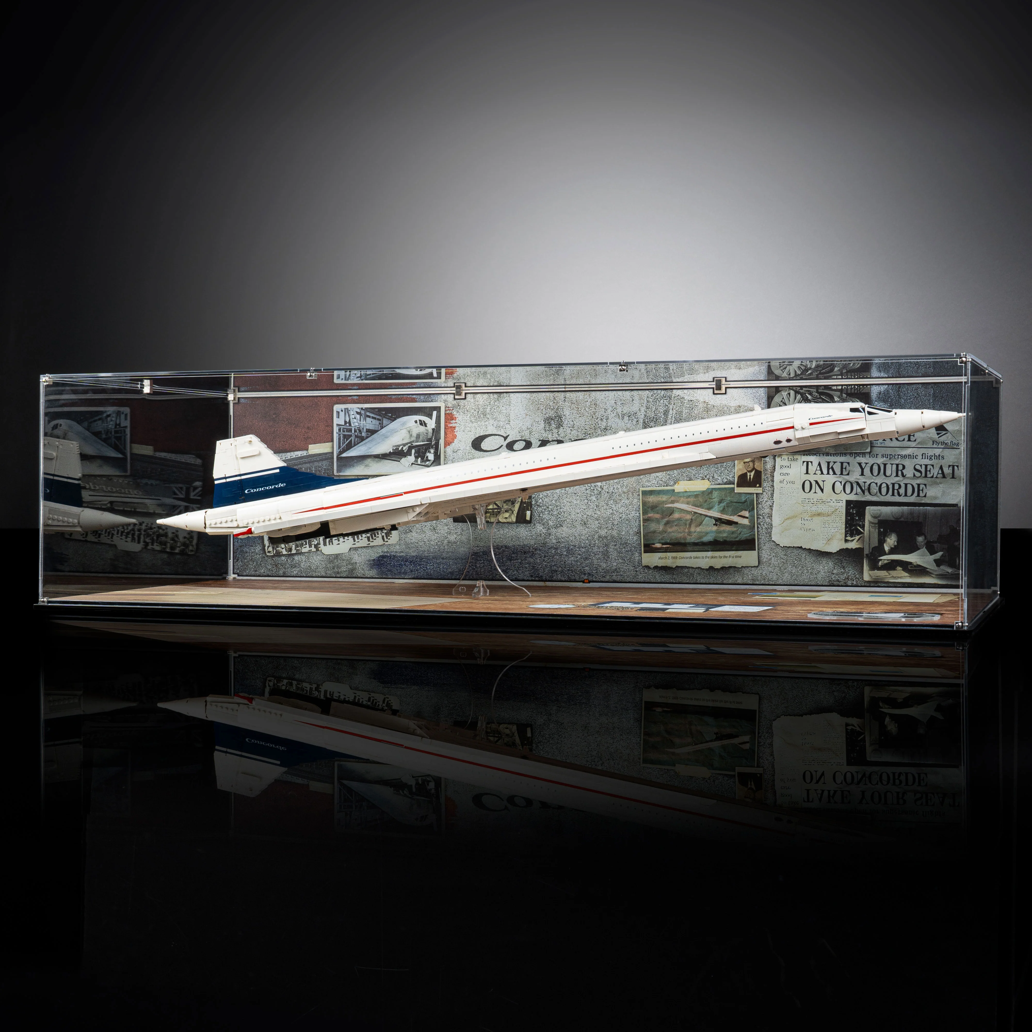 Limited Edition Display Case for LEGO® Icons: Concorde (10318) - Image 4