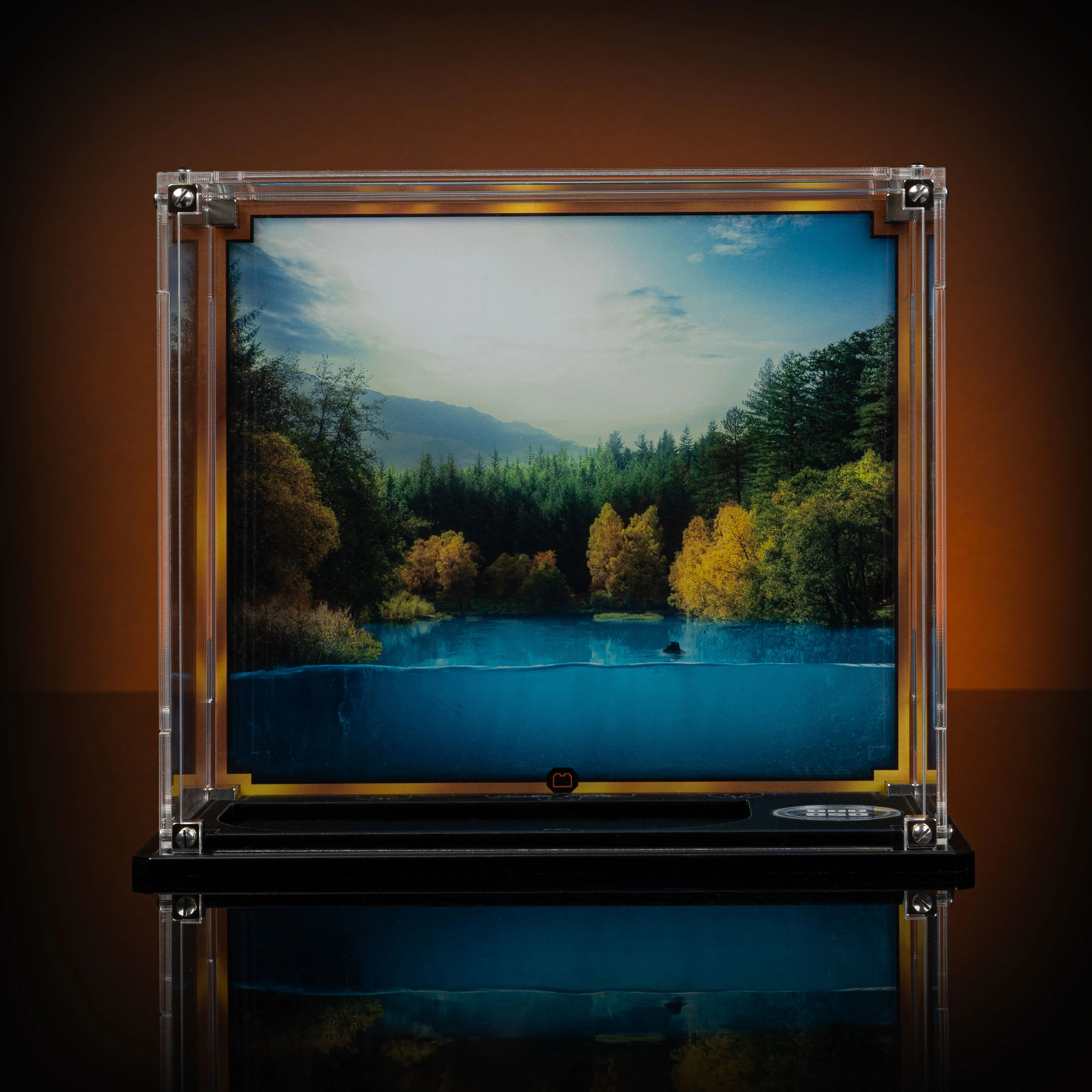 Limited Edition Display Case for LEGO® Icons: Lord of the Rings Sméagol™ & Déagol™ (40761) - Image 3