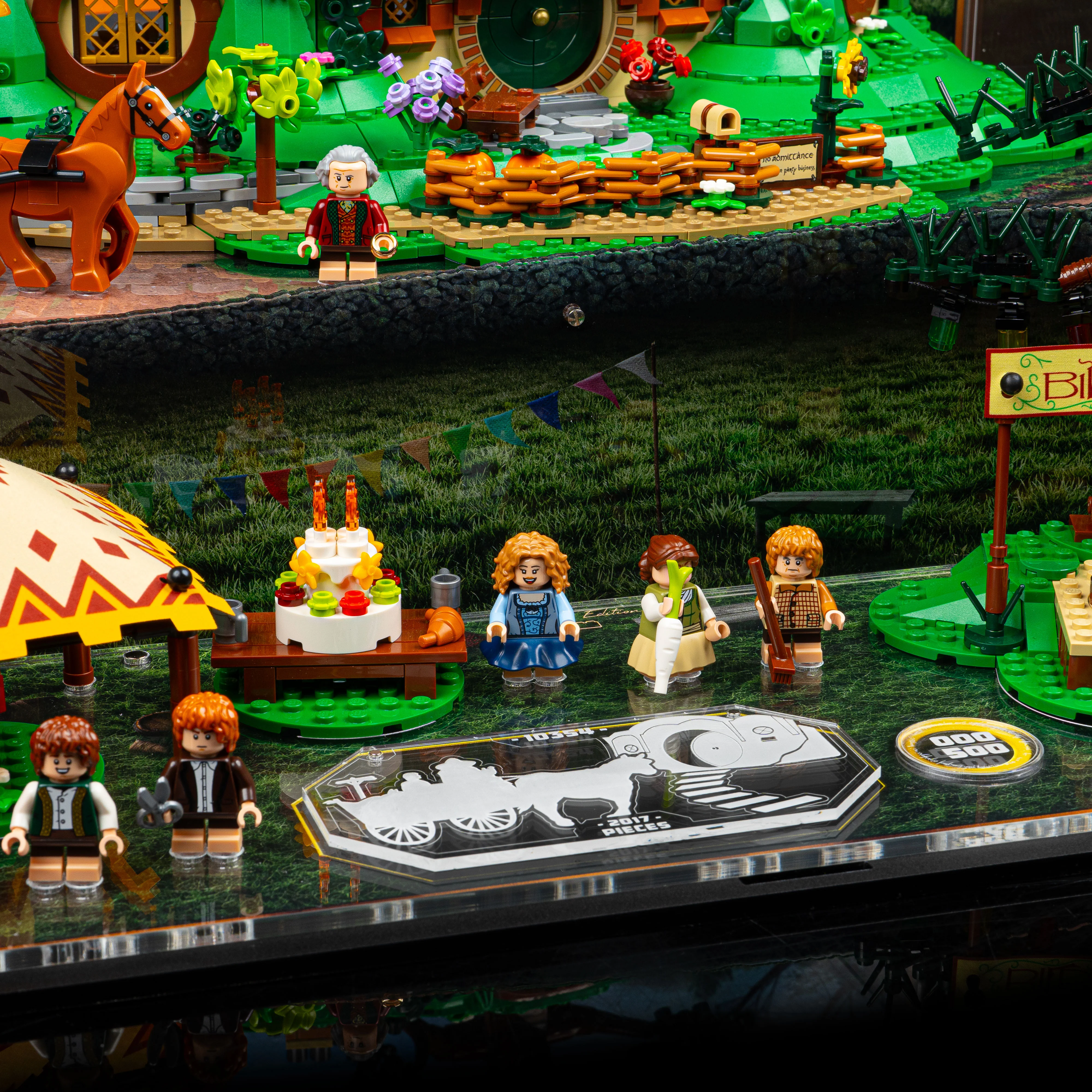 Limited Edition Display Case for LEGO® Icons: Lord of the Rings The Shire™ (10354) - Image 13