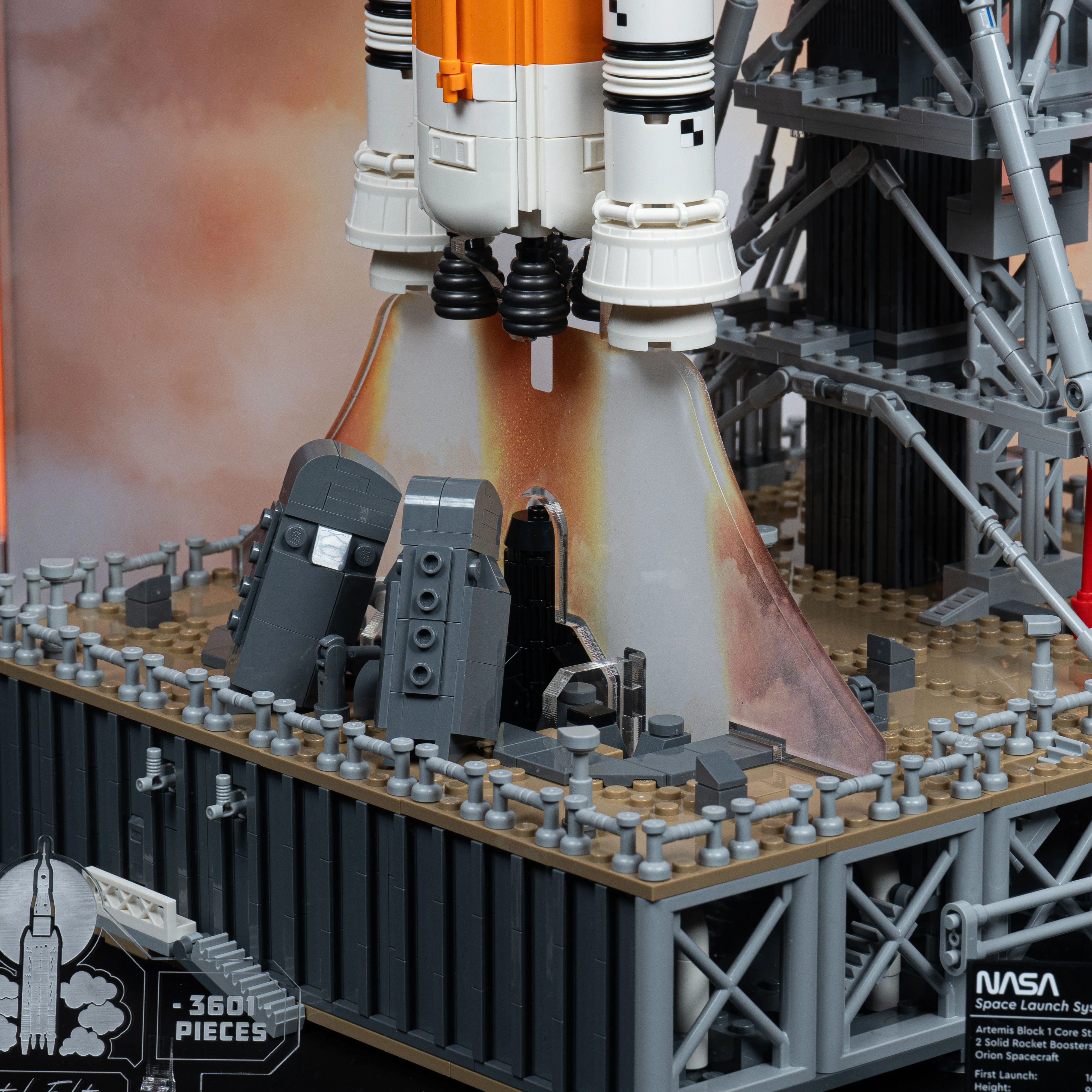 Limited Edition Display Case for LEGO Icons NASA Artemis Space Launch System (10341) - Image 10