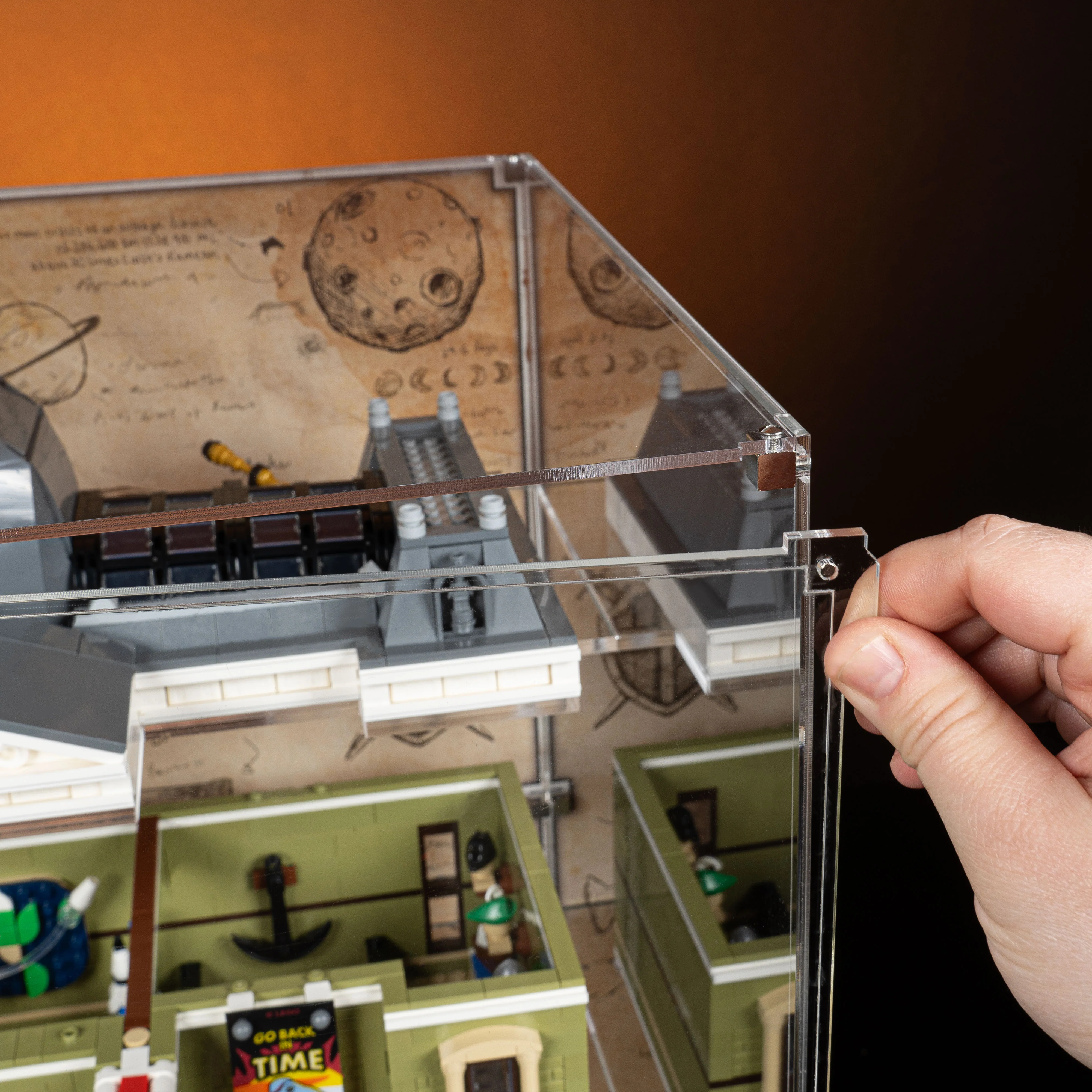 Limited Edition Display Case for LEGO® Icons: Natural History Museum (10326) - Image 6