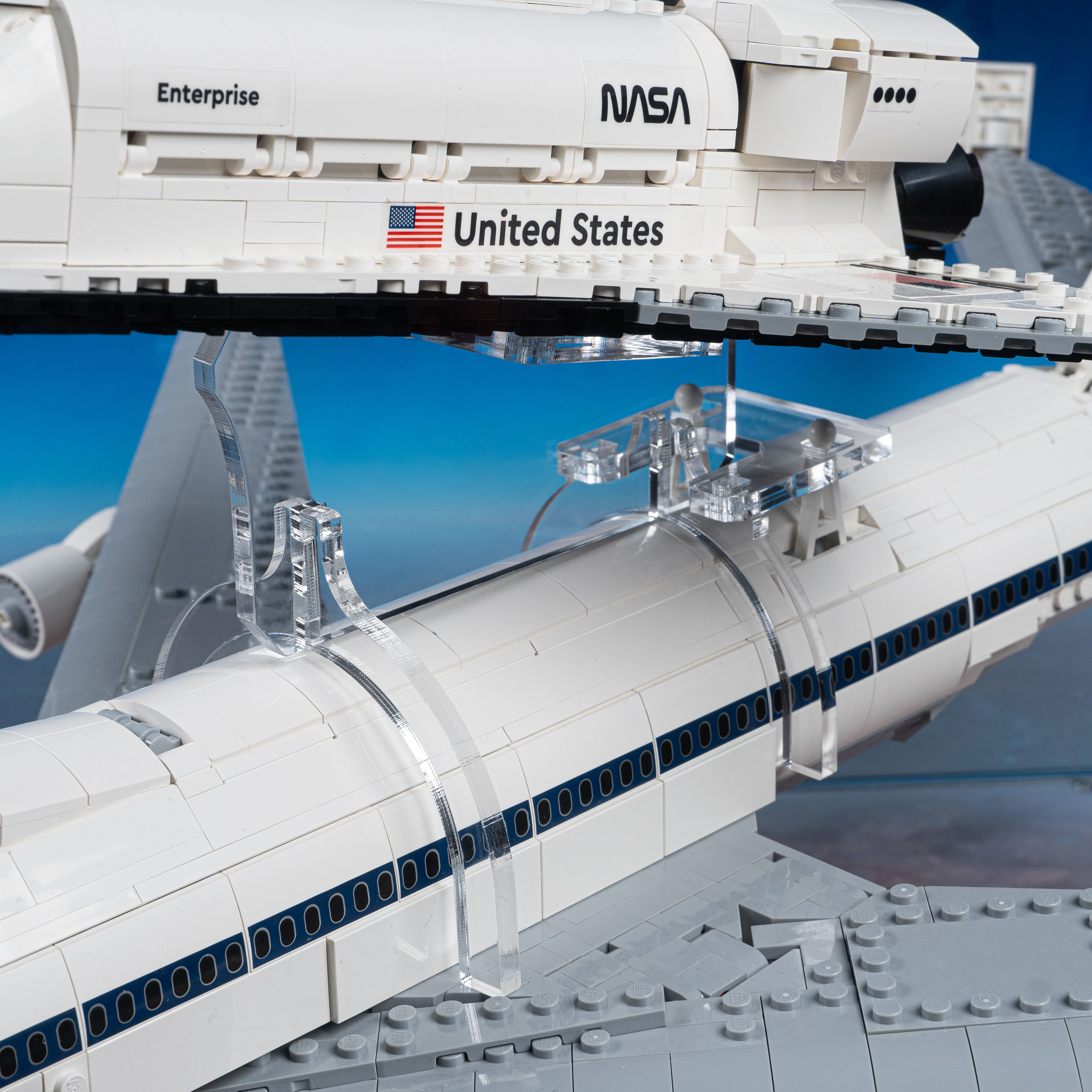 Limited Edition Display Case for LEGO® Icons: Shuttle Carrier Aircraft (10360) - Image 11