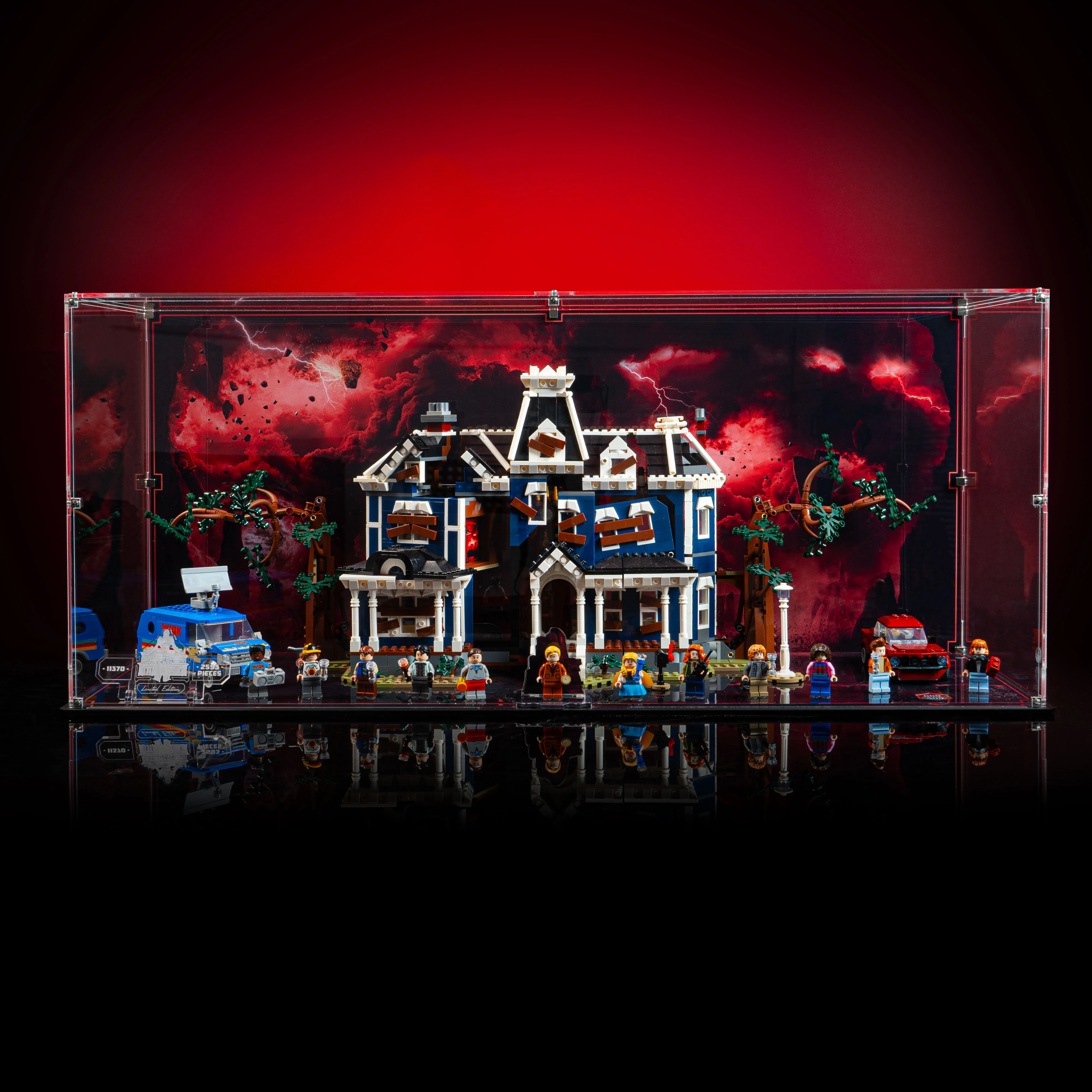 Limited Edition Display Case for LEGO® Icons: Stranger Things: The Creel House (11370) - Image 4