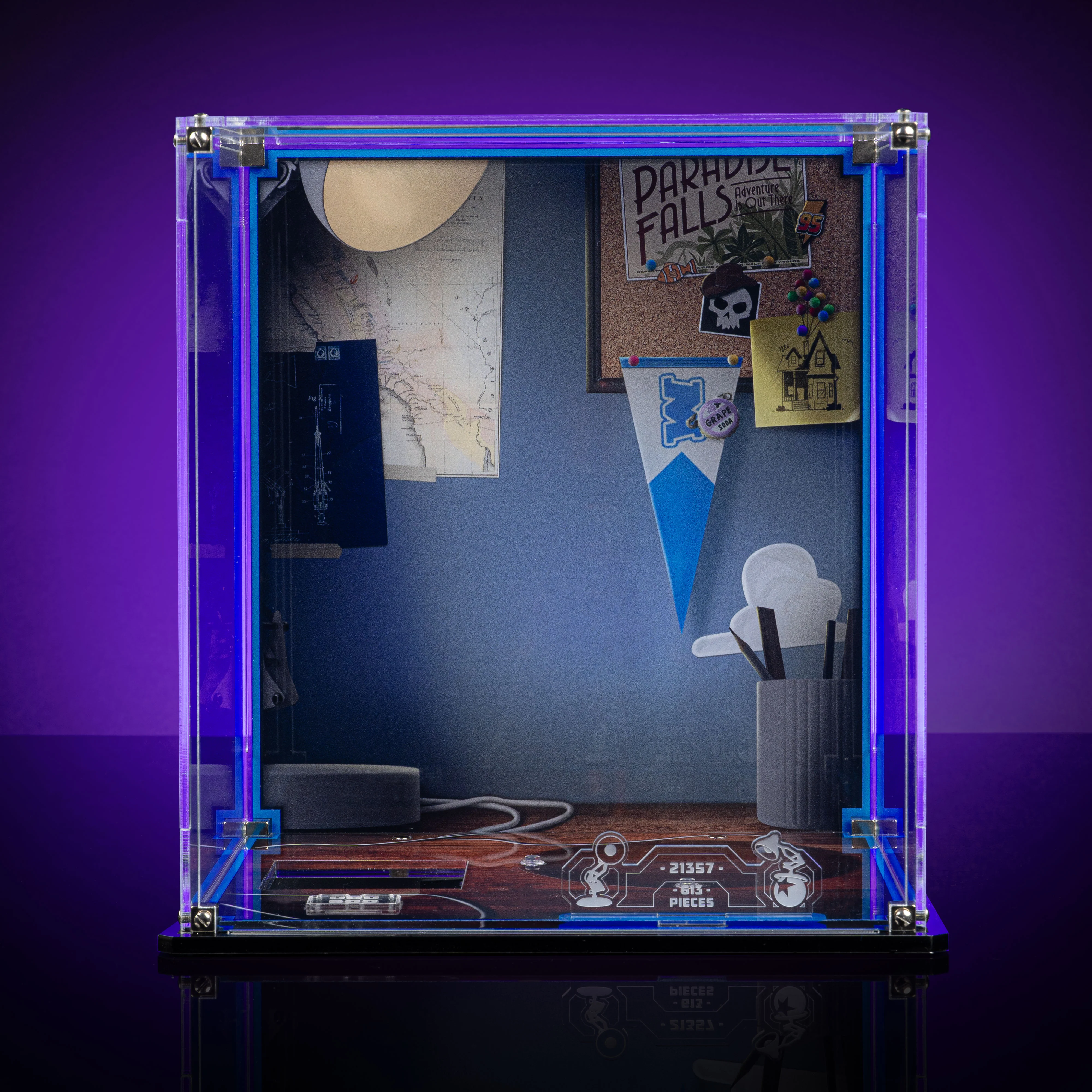 Limited Edition Display Case for LEGO® Ideas: Disney Pixar Luxo Jr. (21357) - Image 3