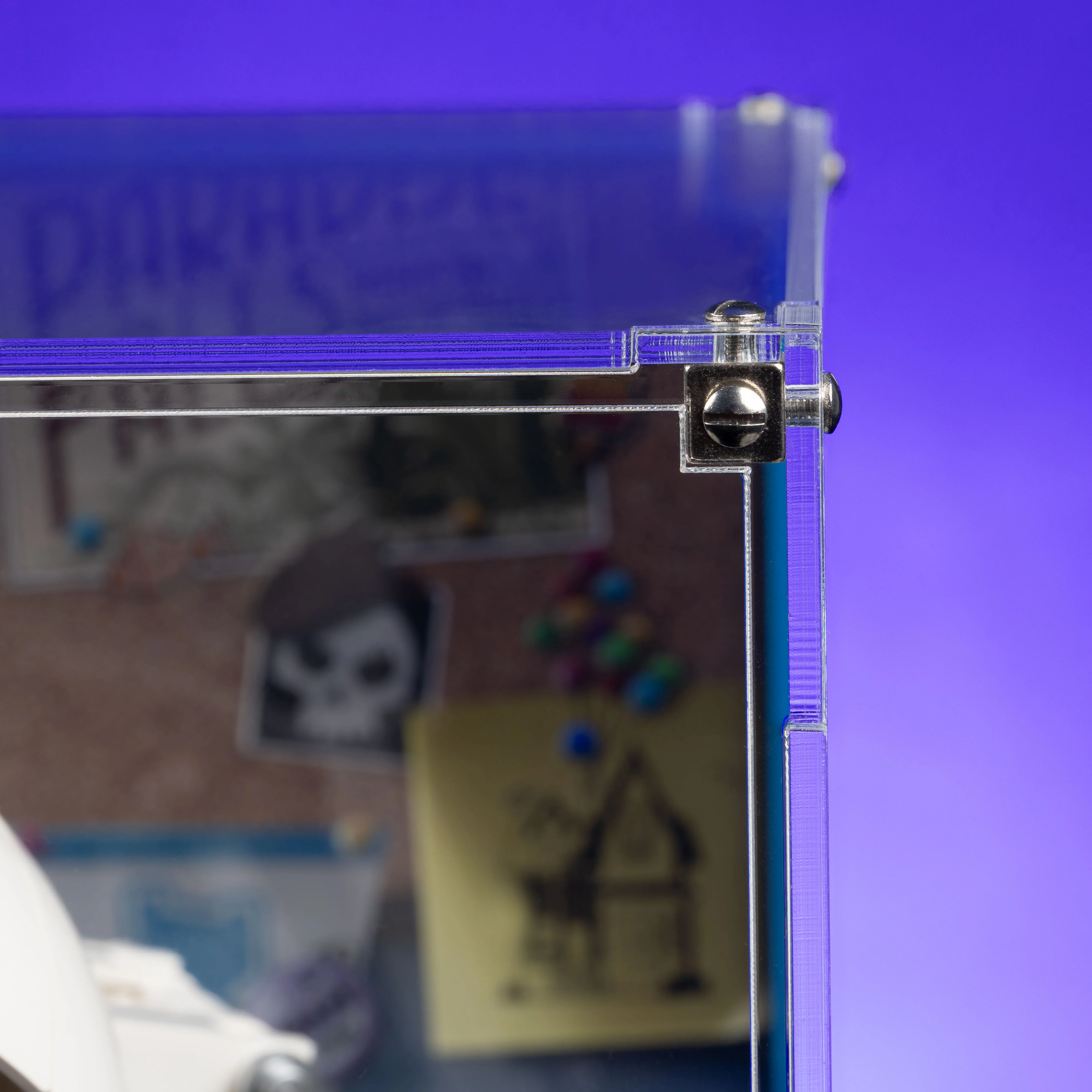 Limited Edition Display Case for LEGO® Ideas: Disney Pixar Luxo Jr. (21357) - Image 8