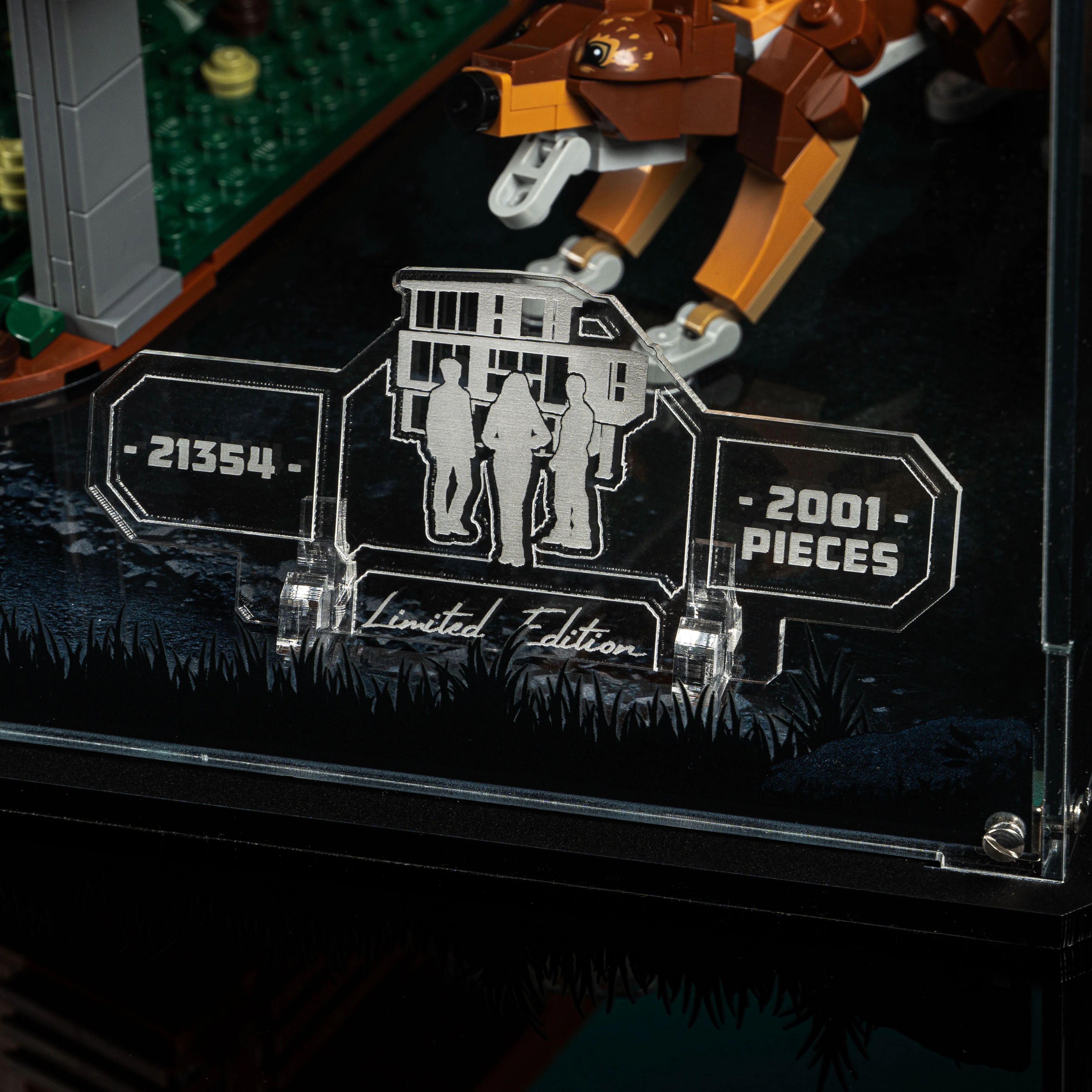 Limited Edition Display Case for LEGO® Ideas: Twilight The Cullen House (21354) - Image 13