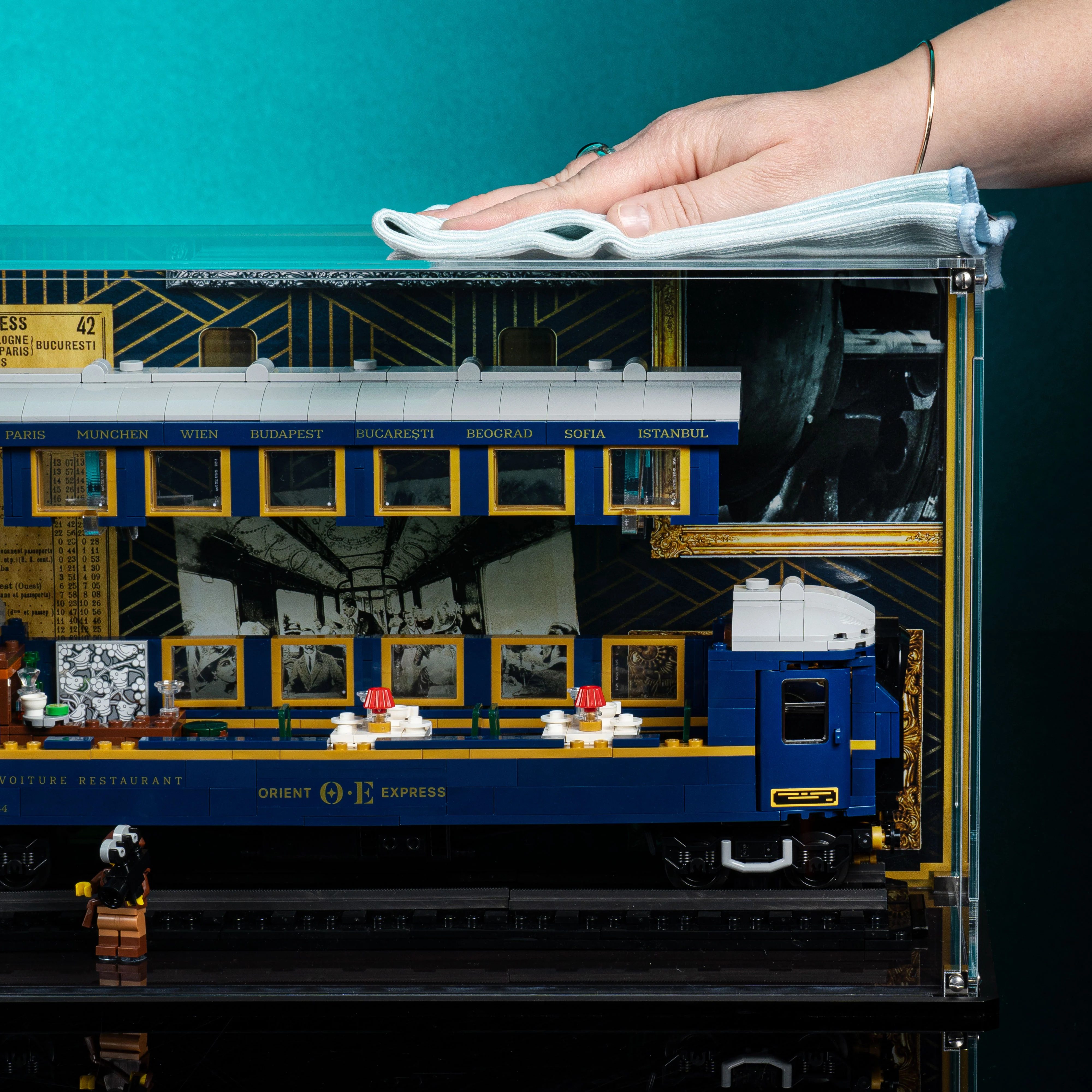 Limited Edition Display Case for LEGO® Ideas: The Orient Express Train (21344) - Image 14