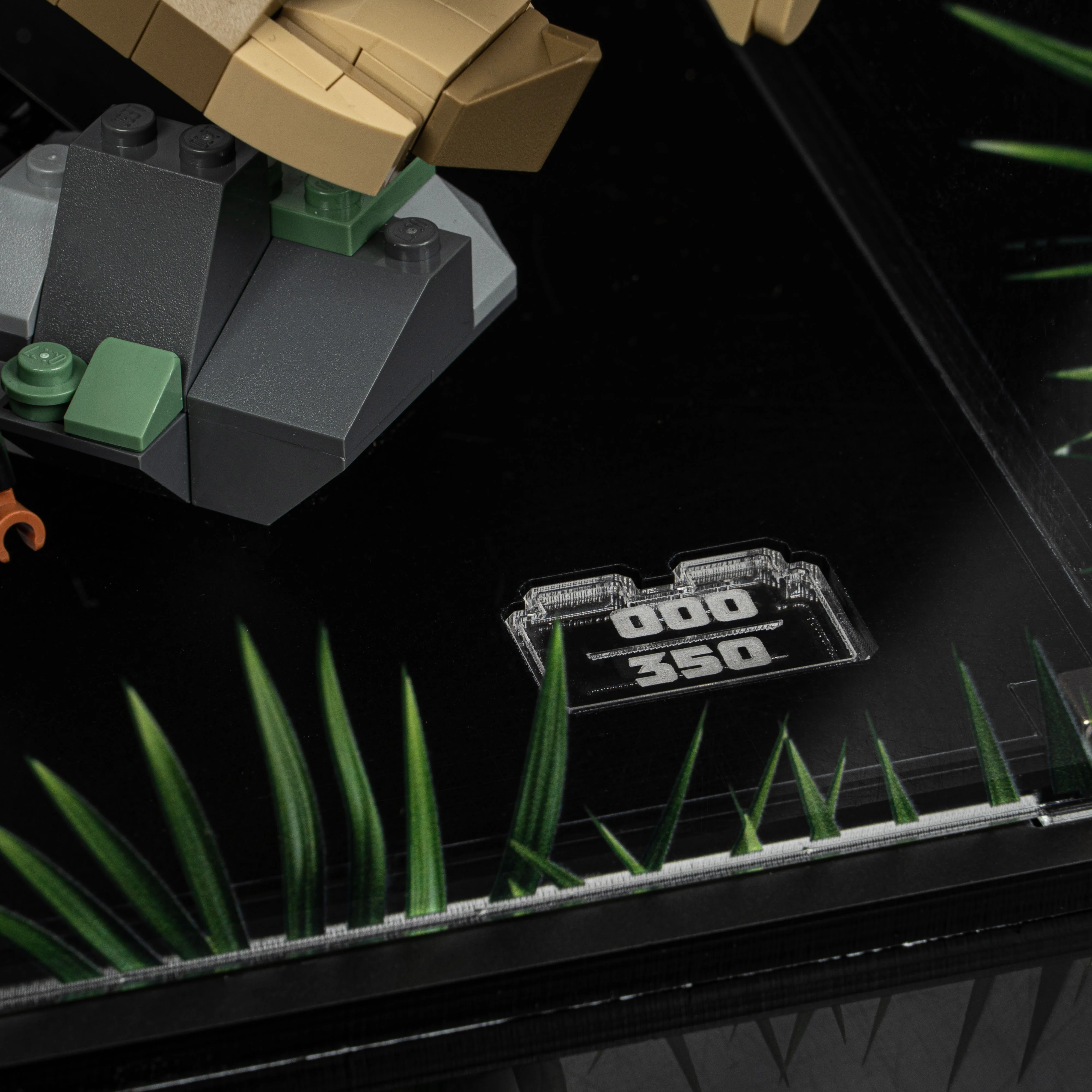 Limited Edition Display Case for LEGO® Jurassic World: Dinosaur Fossils Triceratops Skull (76969) - Image 5