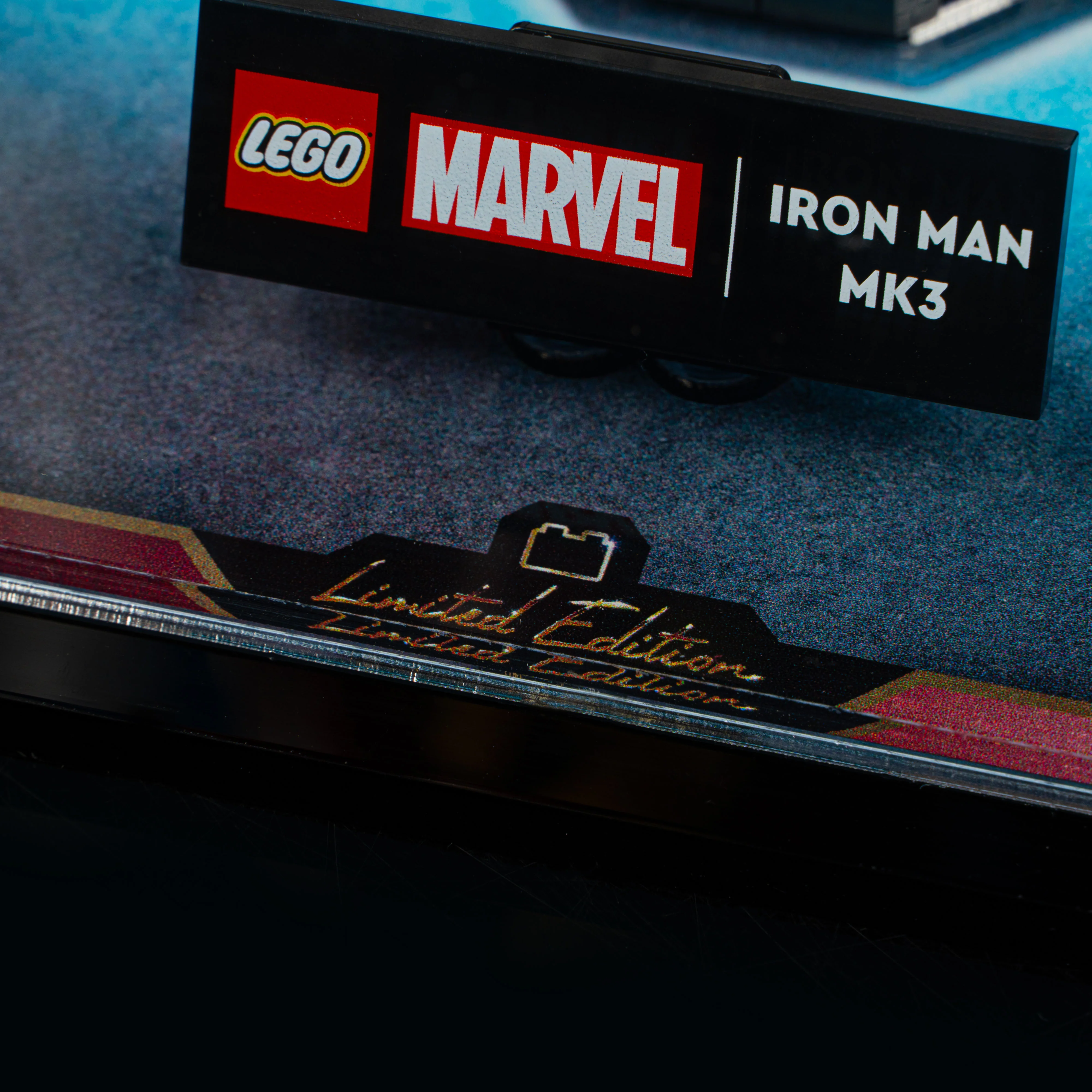 Limited Edition Display Case for LEGO® Marvel: Iron Man Mark 3 Collectors' Edition (76344) - Image 10