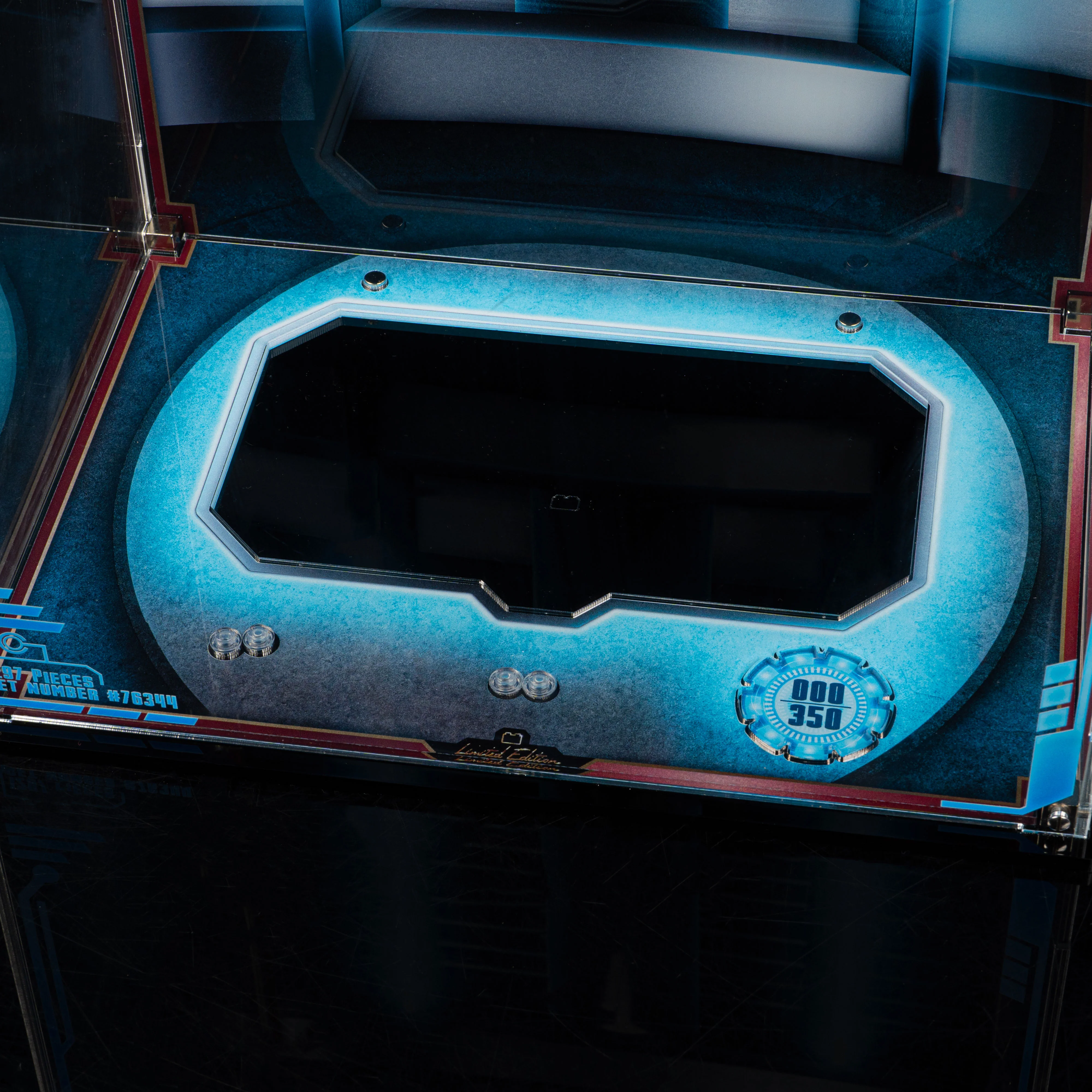 Limited Edition Display Case for LEGO® Marvel: Iron Man Mark 3 Collectors' Edition (76344) - Image 14