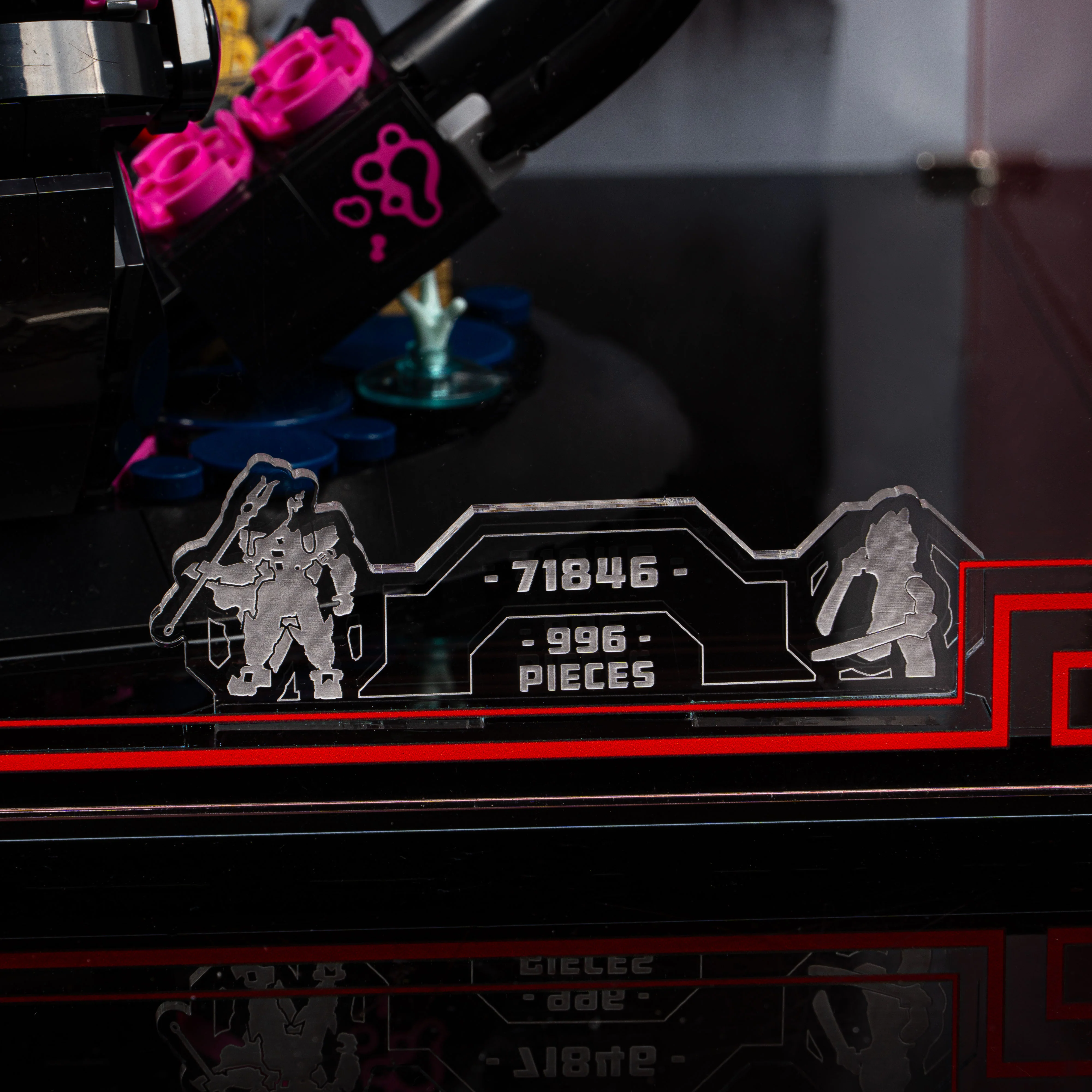 Limited Edition Display Case for LEGO® Ninjago®: The Fire Knight Mech (71846) - Image 8