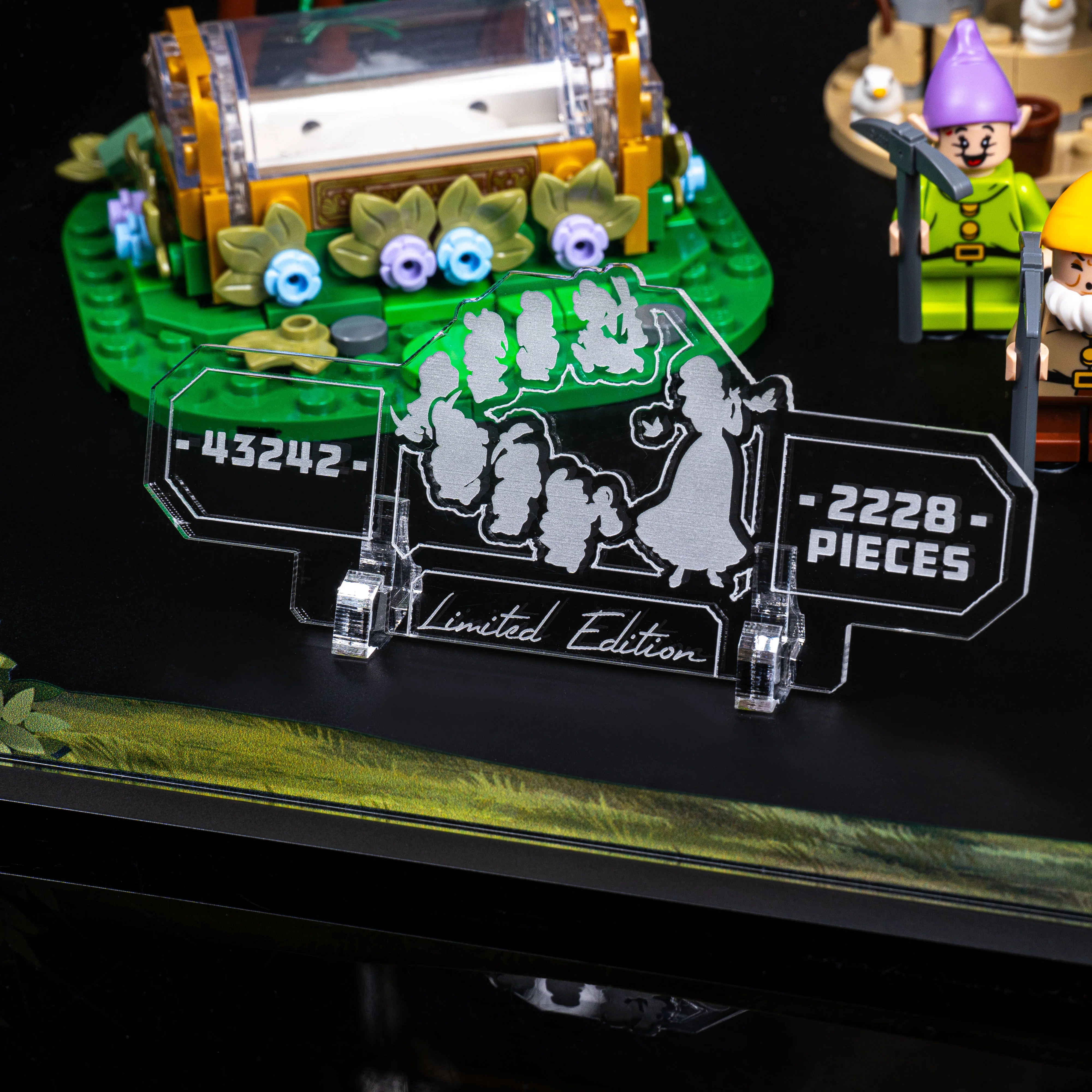 Limited Edition Display Case for LEGO® Snow White and the Seven Dwarfs' Cottage (43242) - Image 10