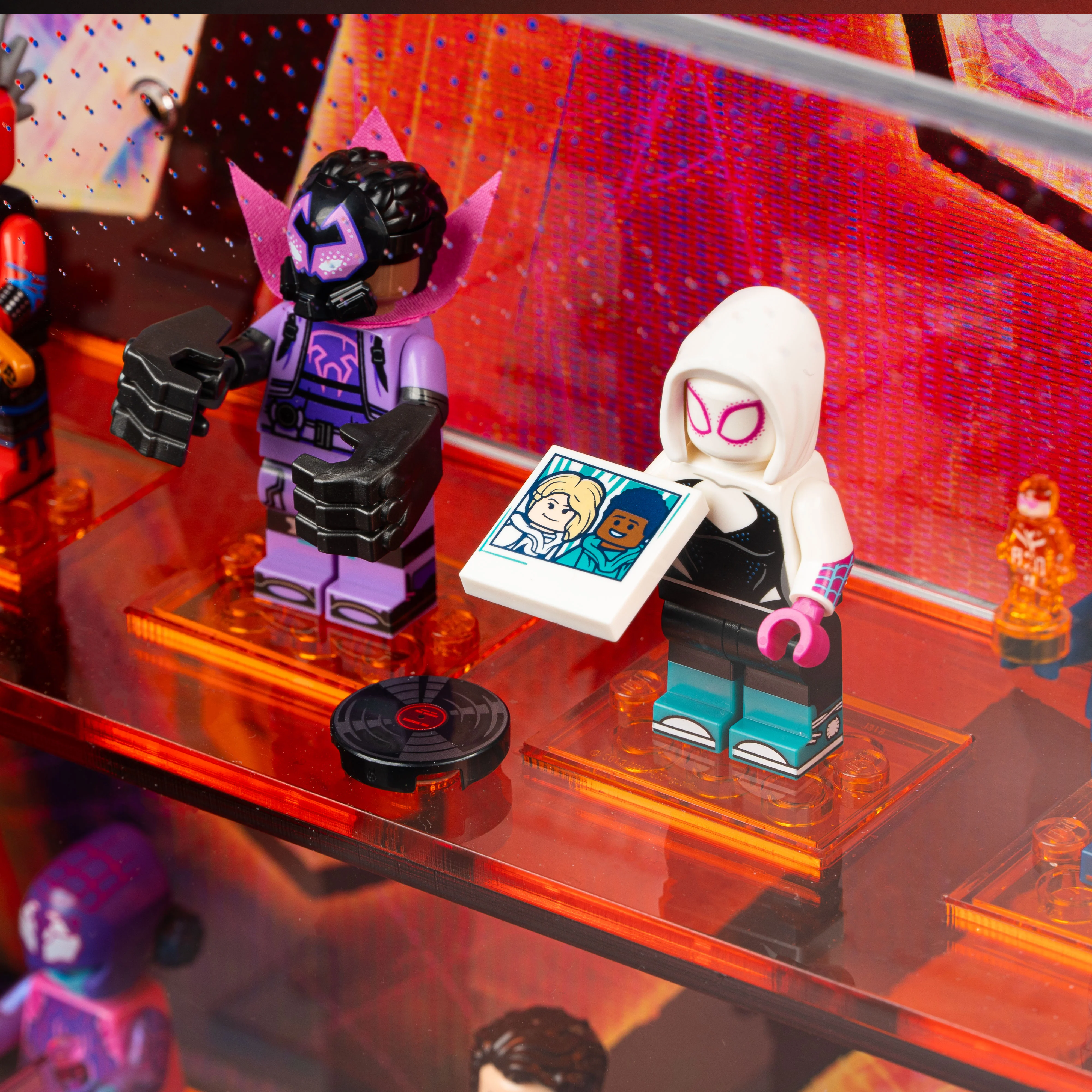 Limited Edition Display Case for LEGO® Spider-Man: Across the Spider-Verse Minifigures (71050) - Image 15