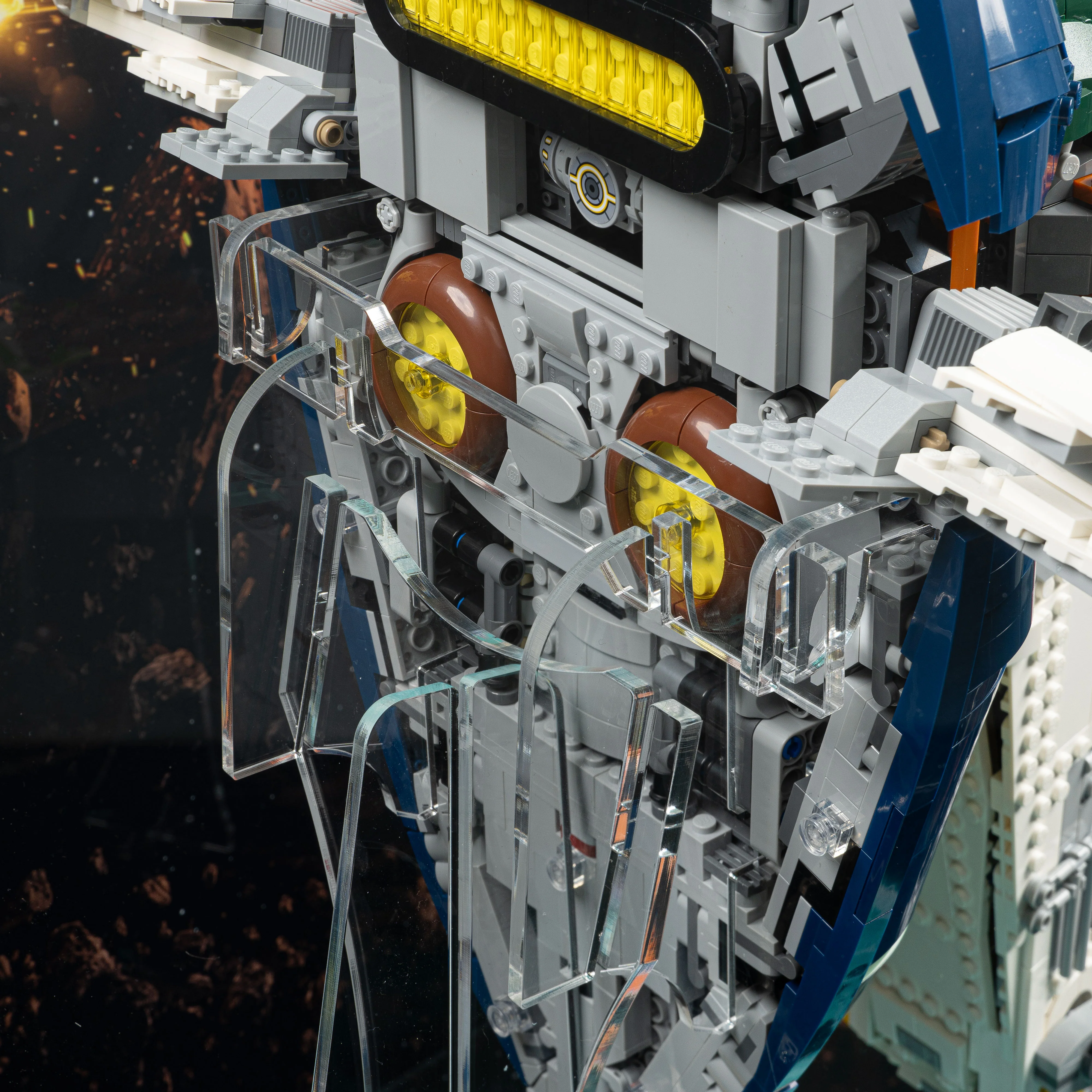 Limited Edition Display Case for LEGO® Star Wars™ Jango Fett's Firespray-Class Starship (75409) & Obi-Wan Kenobi’s Jedi Starfighter™ (75333) - Image 15