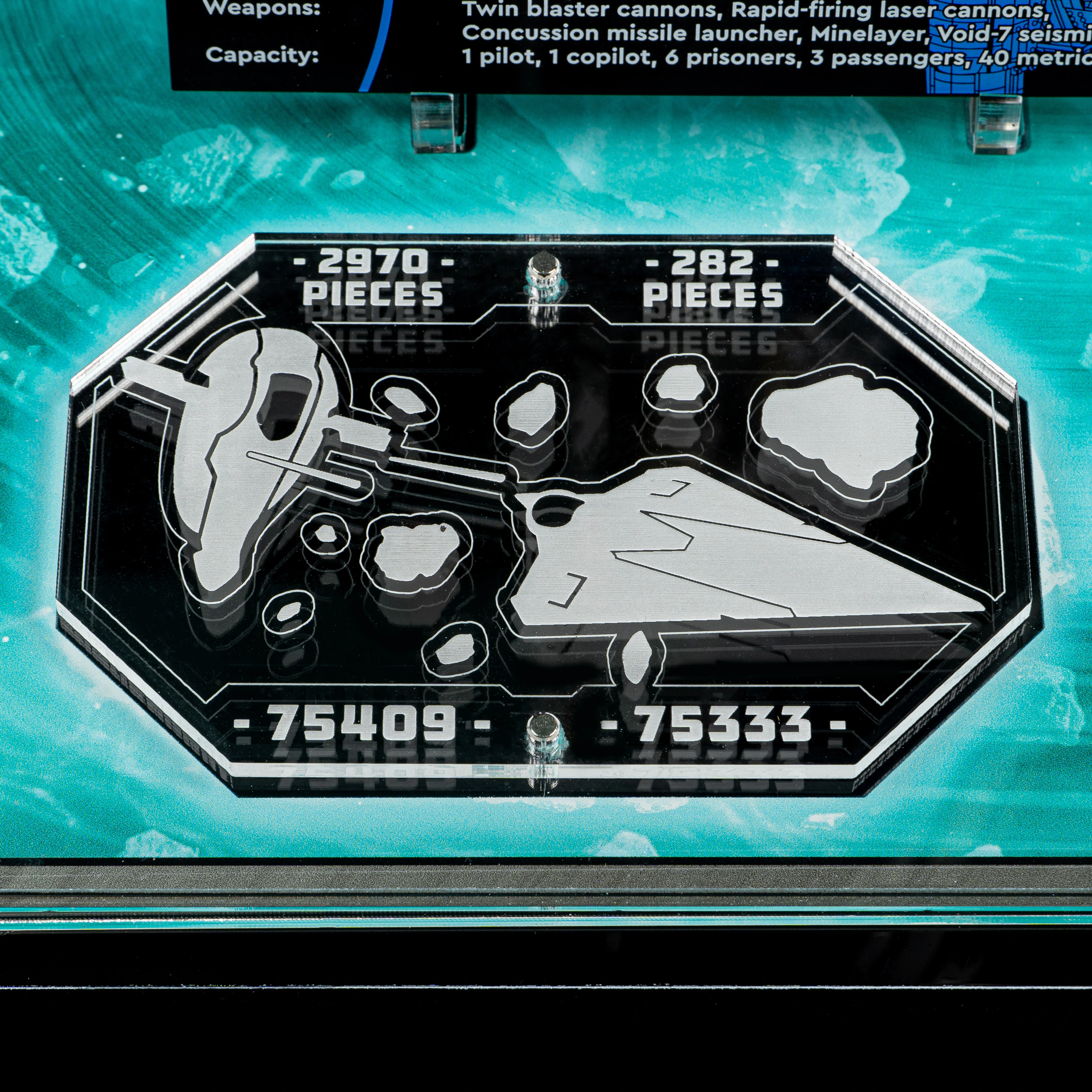 Limited Edition Display Case for LEGO® Star Wars™ Jango Fett's Firespray-Class Starship (75409) & Obi-Wan Kenobi’s Jedi Starfighter™ (75333) - Image 16