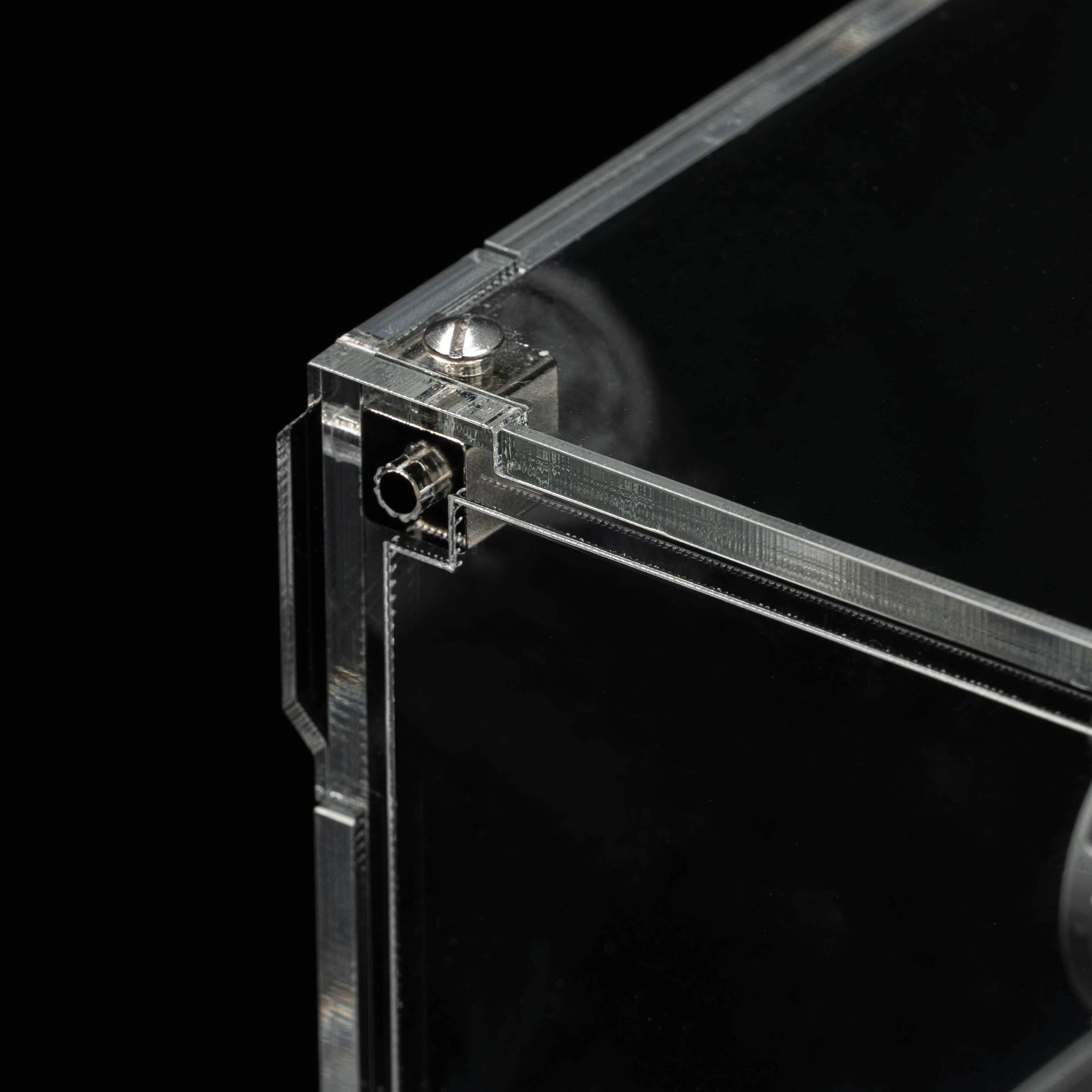 Limited Edition Display Case for LEGO® Star Wars™ Luke Skywalker’s Lightsaber (40730) - Image 7