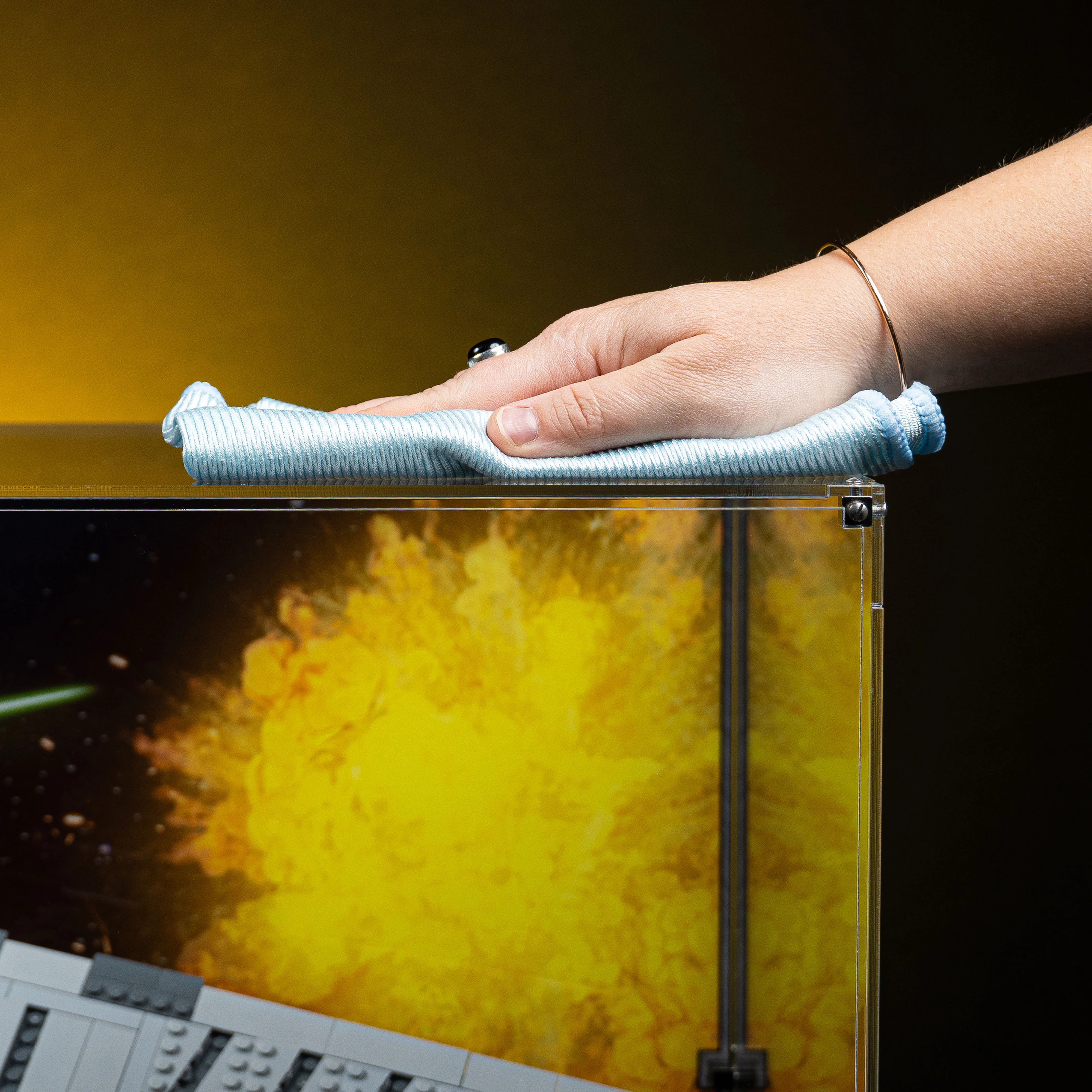 Limited Edition Display Case for LEGO® Star Wars™ Venator-Class Republic Attack Cruiser (75367) - Image 15