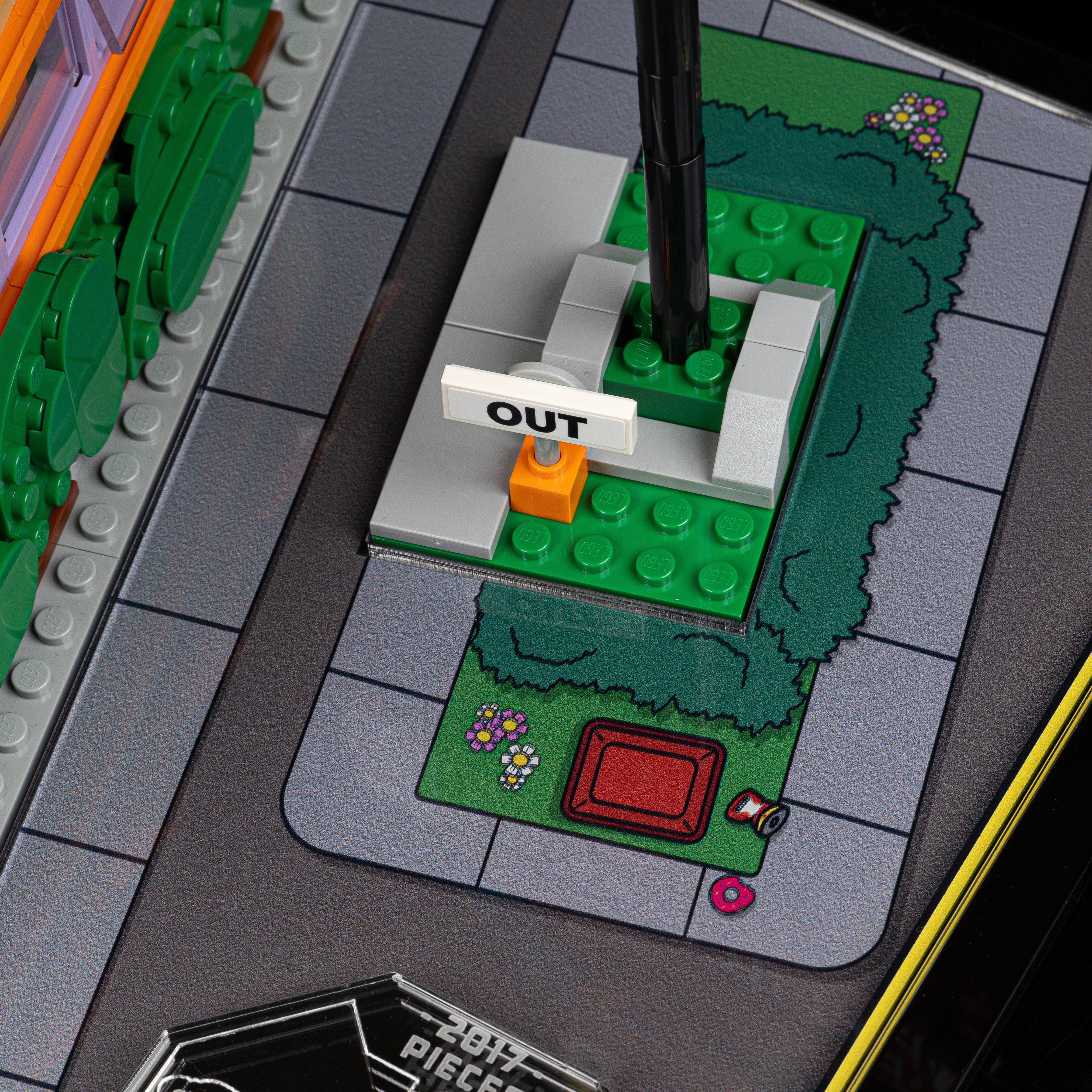 Limited Edition Display Case for LEGO® The Simpsons™: Krusty Burger (10352) - Image 13