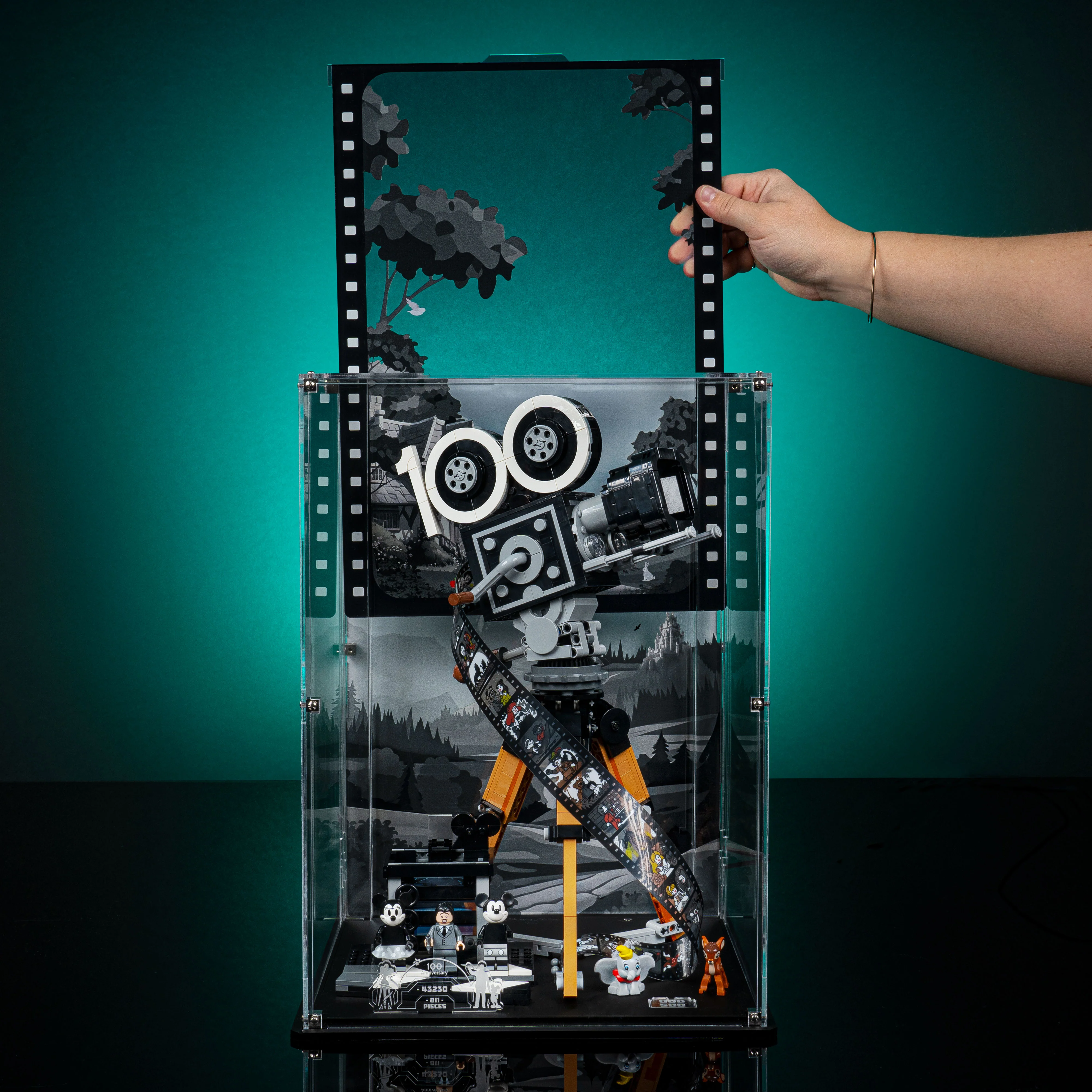 Limited Edition Display Case for LEGO® Walt Disney Tribute Camera (43230) - Image 3