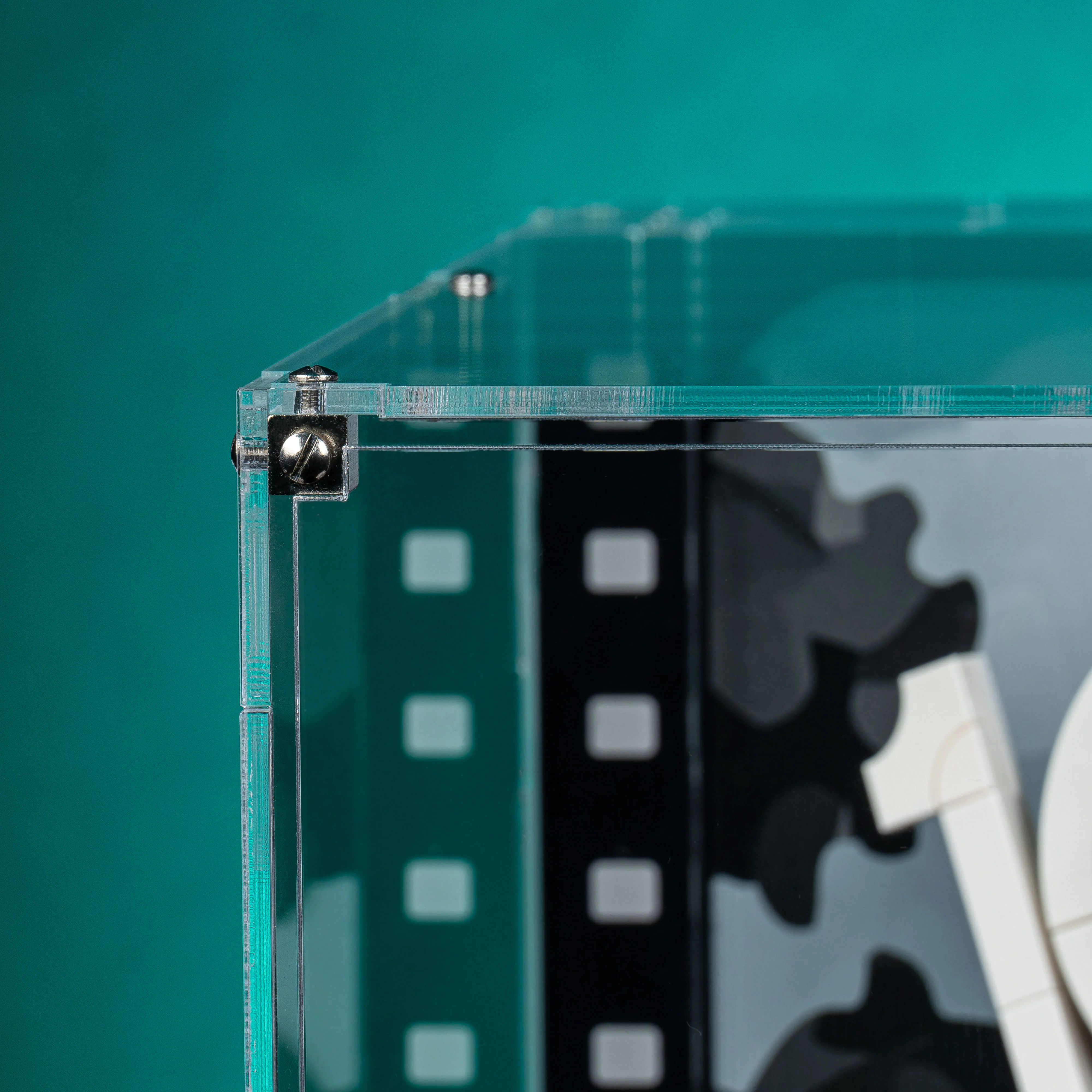 Limited Edition Display Case for LEGO® Walt Disney Tribute Camera (43230) - Image 9