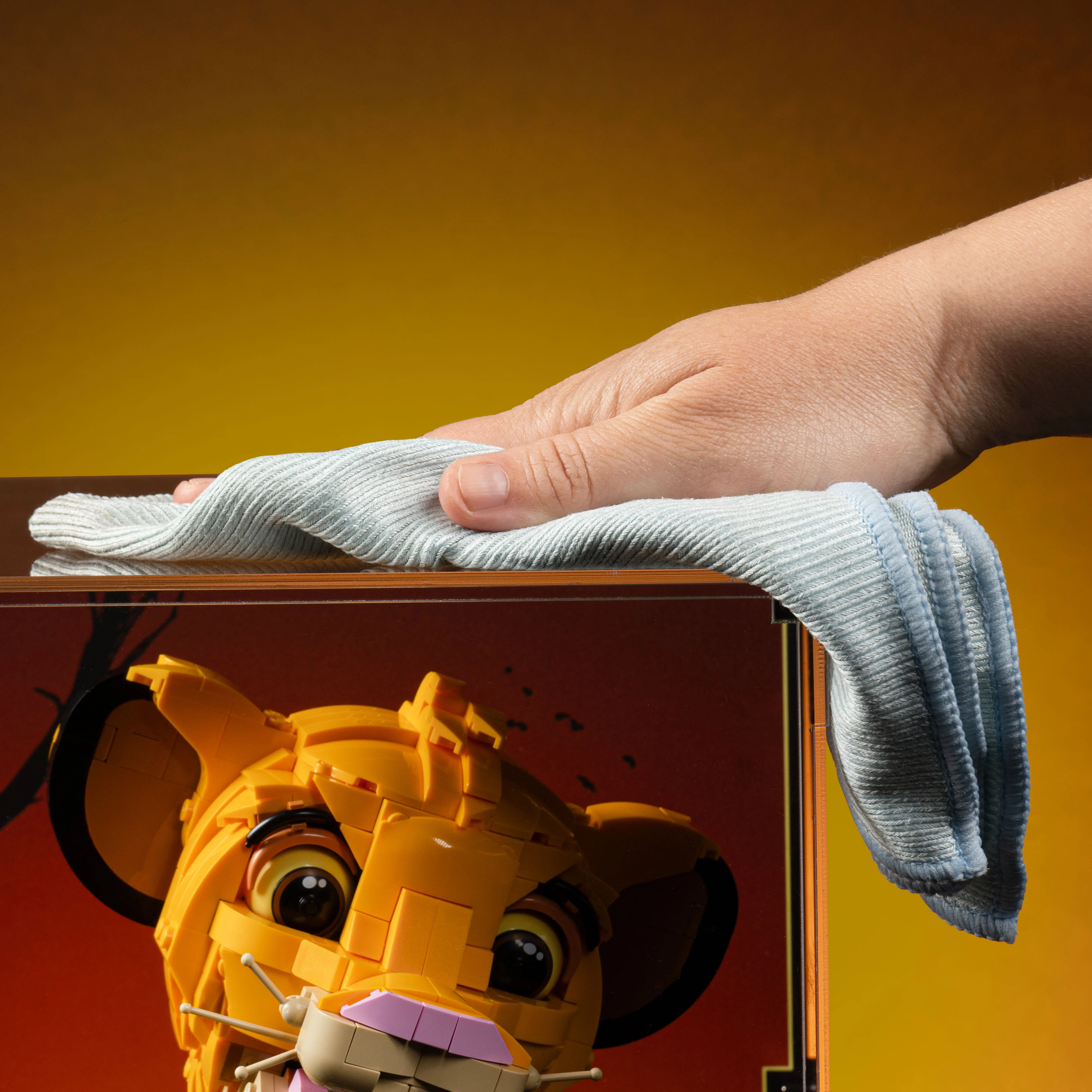Limited Edition Display Case for LEGO® Young Simba the Lion King (43247) - Image 8